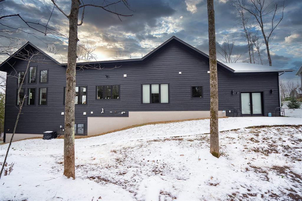 Duluth, Minnesota, 55811, United States, 3 Bedrooms Bedrooms, ,3 BathroomsBathrooms,Residential,Active,1963384