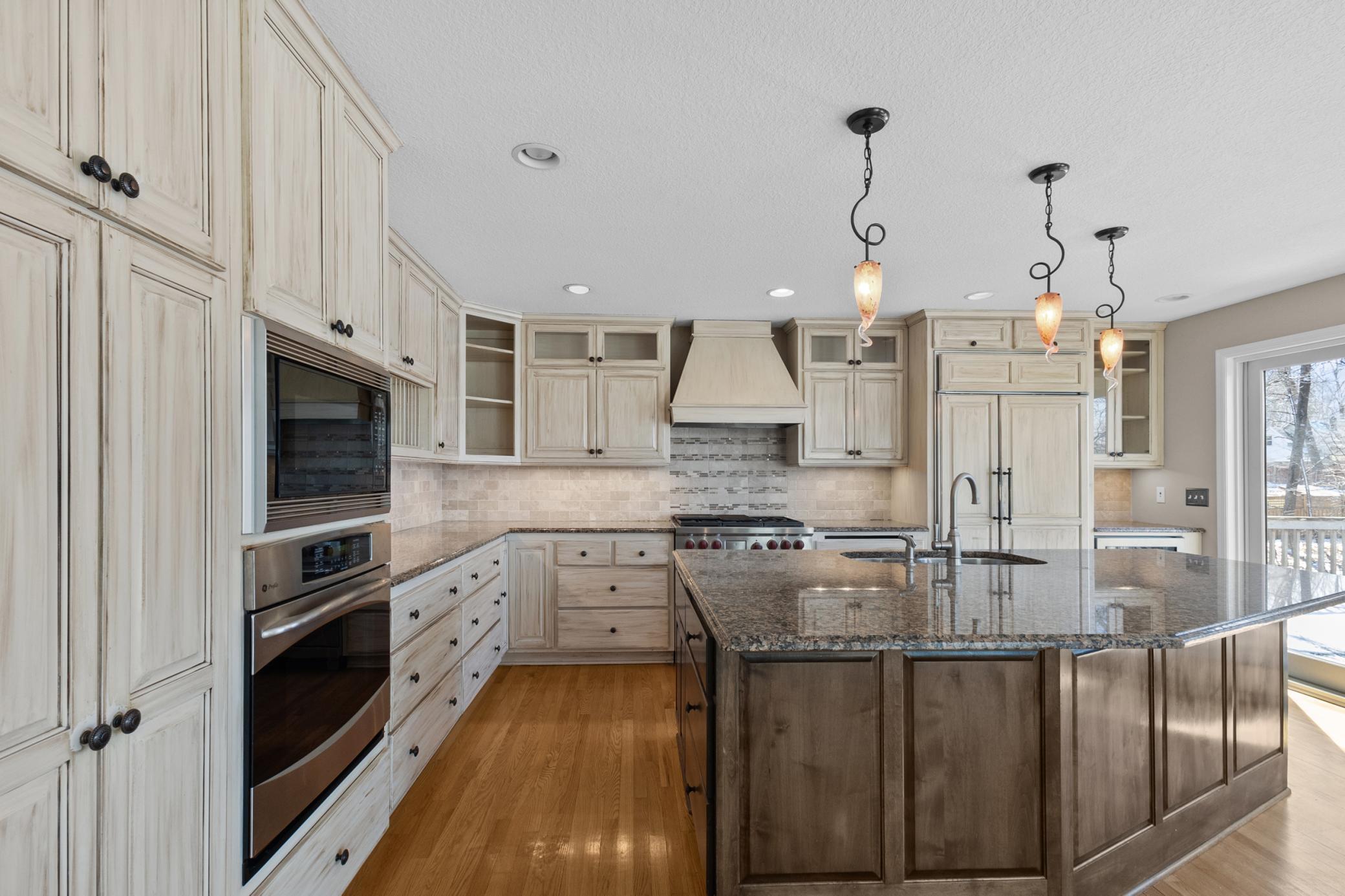 Wayzata, Minnesota, 55391, United States, 6 Bedrooms Bedrooms, ,5 BathroomsBathrooms,Residential,Active,1945262