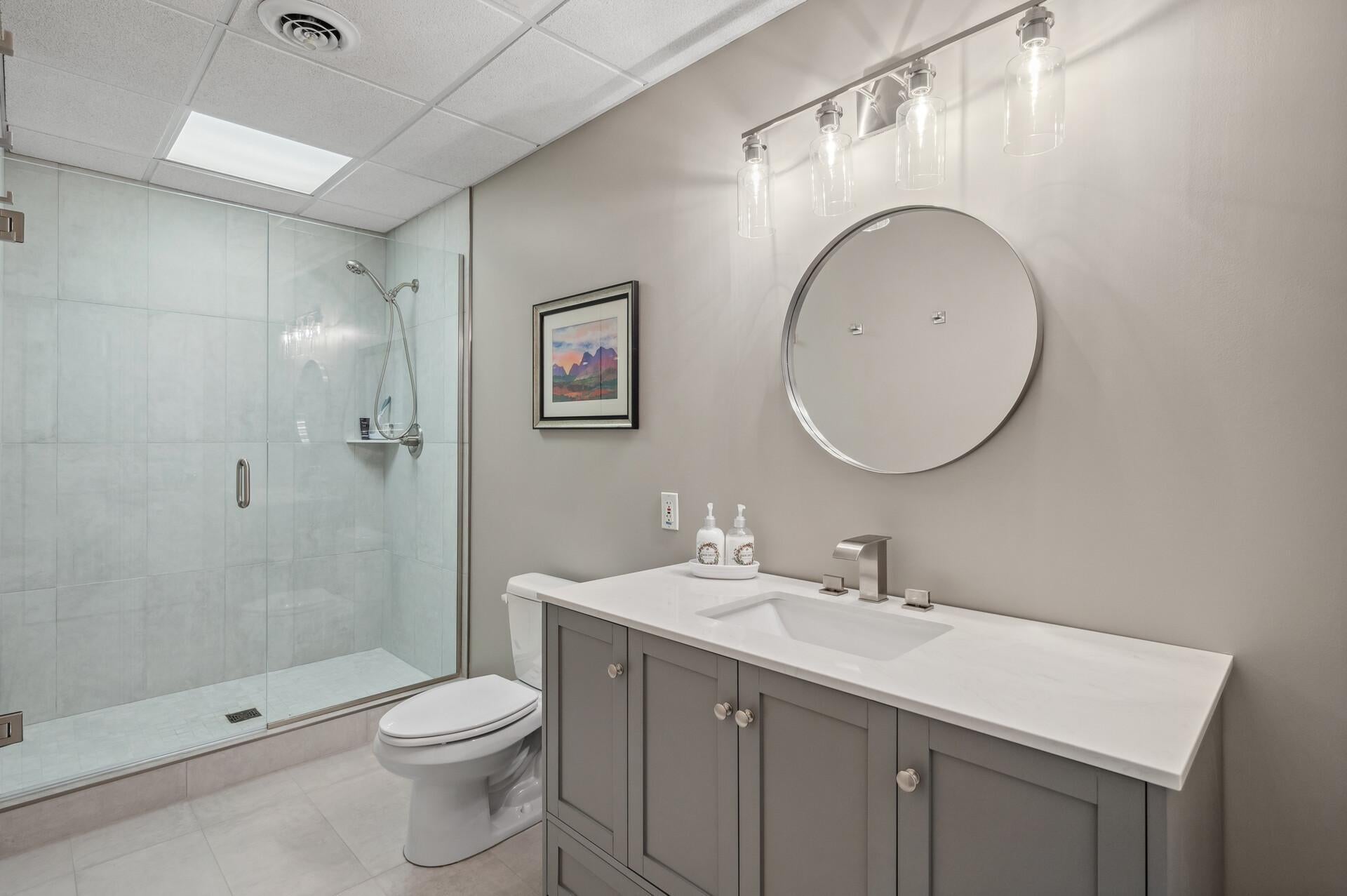 Minneapolis, Minnesota, 55401, United States, 4 Bedrooms Bedrooms, ,4 BathroomsBathrooms,Residential,Active,2003546