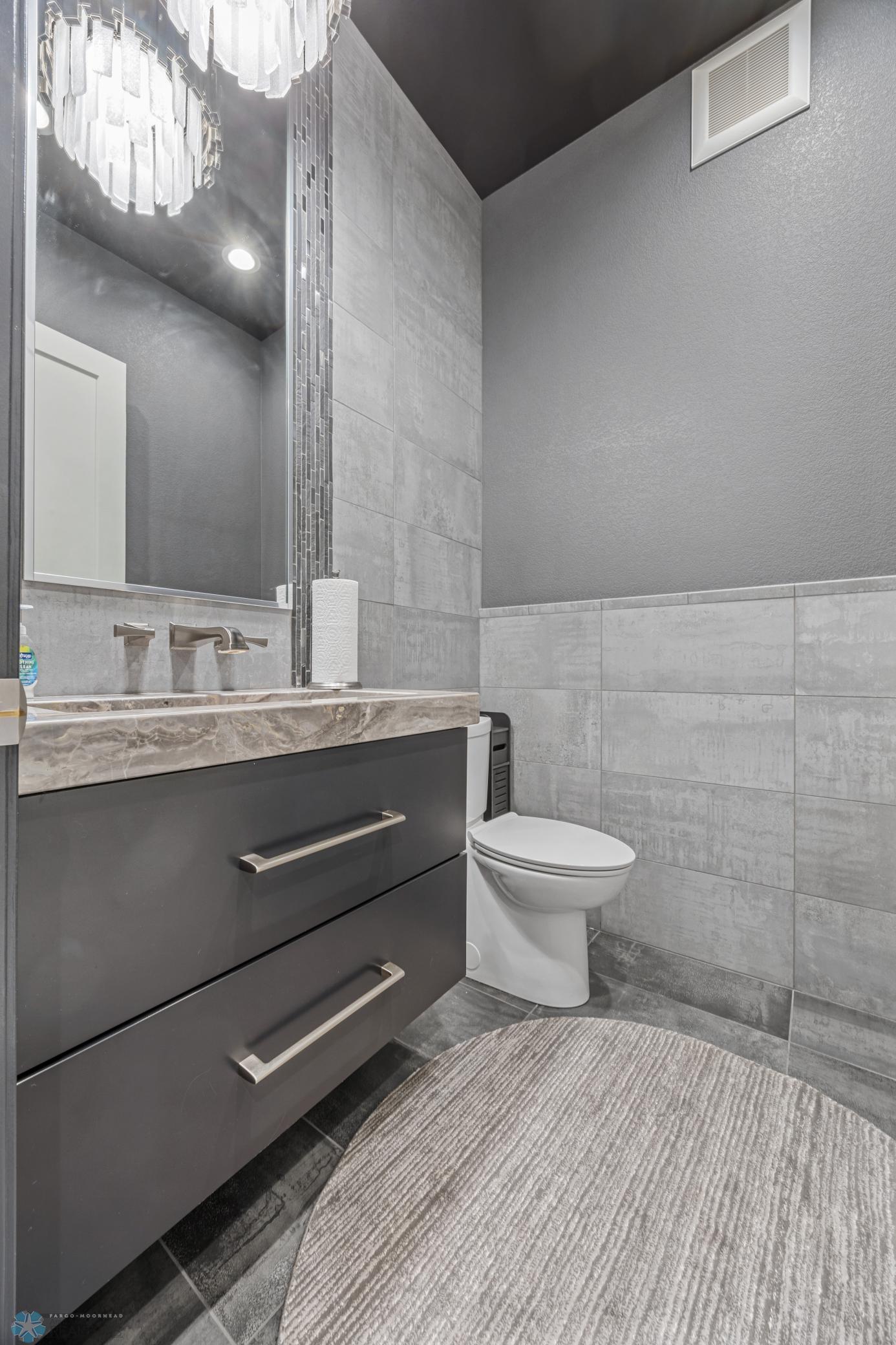 Fargo, North Dakota, 58104, United States, 5 Bedrooms Bedrooms, ,7 BathroomsBathrooms,Residential,Active,1941361