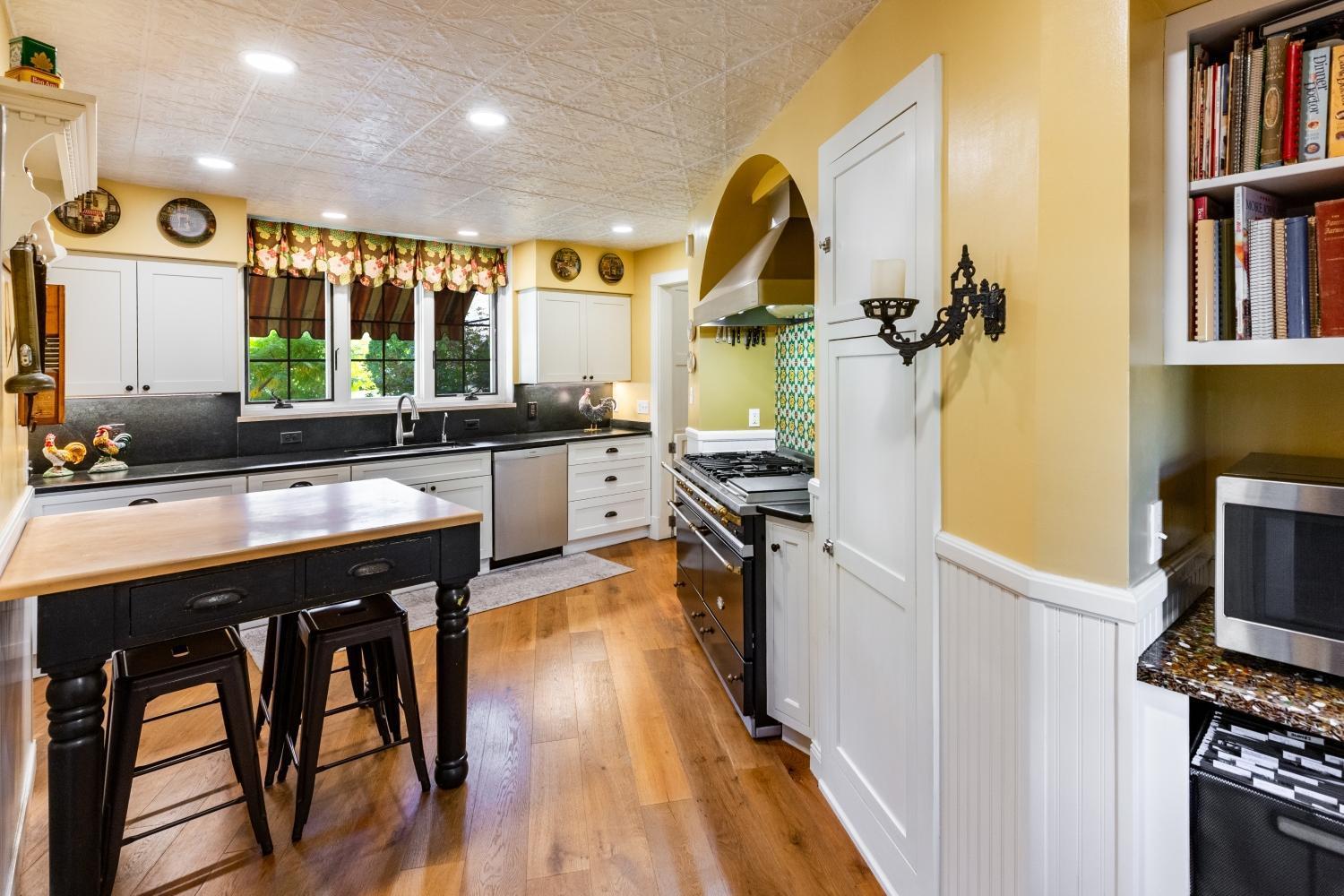 Winona, Minnesota, 55987, United States, 6 Bedrooms Bedrooms, ,6 BathroomsBathrooms,Residential,Active,1926925