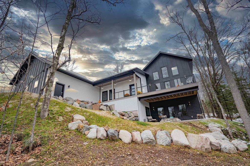 Duluth, Minnesota, 55811, United States, 3 Bedrooms Bedrooms, ,3 BathroomsBathrooms,Residential,Active,1963384