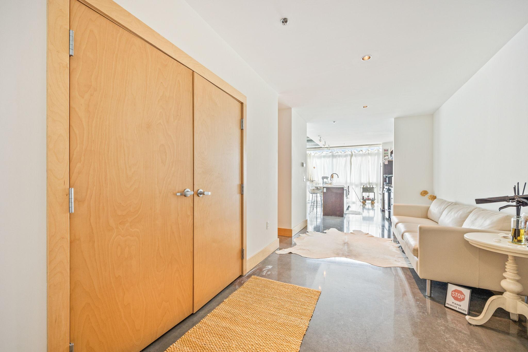 Minneapolis, Minnesota, 55401, United States, 2 Bedrooms Bedrooms, ,3 BathroomsBathrooms,Residential,Active,1756828