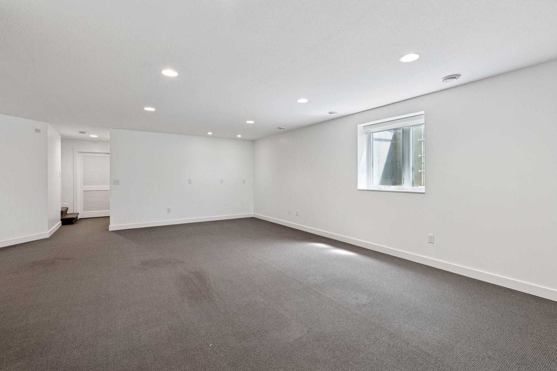 Minneapolis, Minnesota, 55410, United States, 5 Bedrooms Bedrooms, ,5 BathroomsBathrooms,Residential,Active,1929403