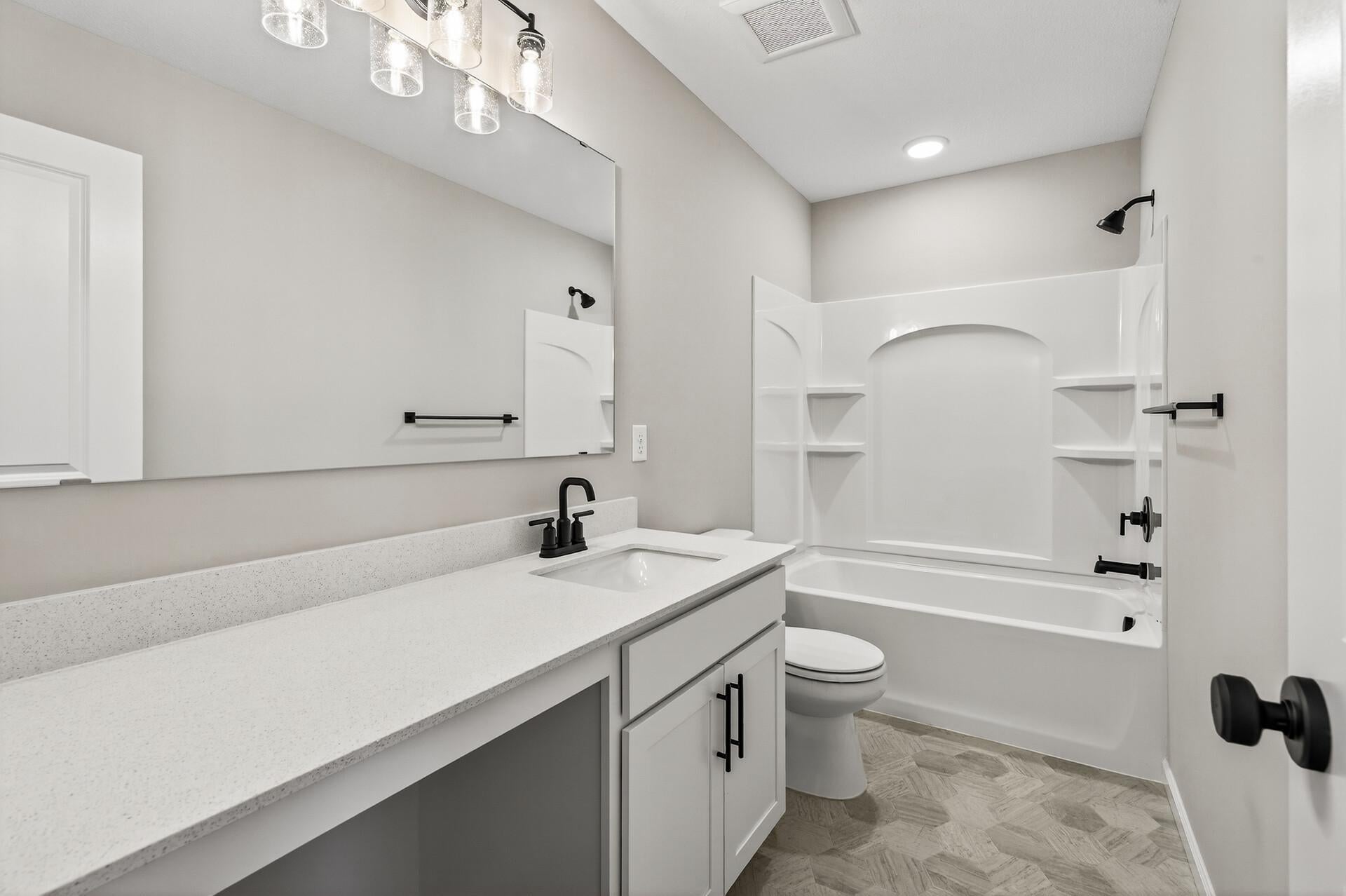 Saint Paul, Minnesota, 55116, United States, 4 Bedrooms Bedrooms, ,4 BathroomsBathrooms,Residential,Active,2003561