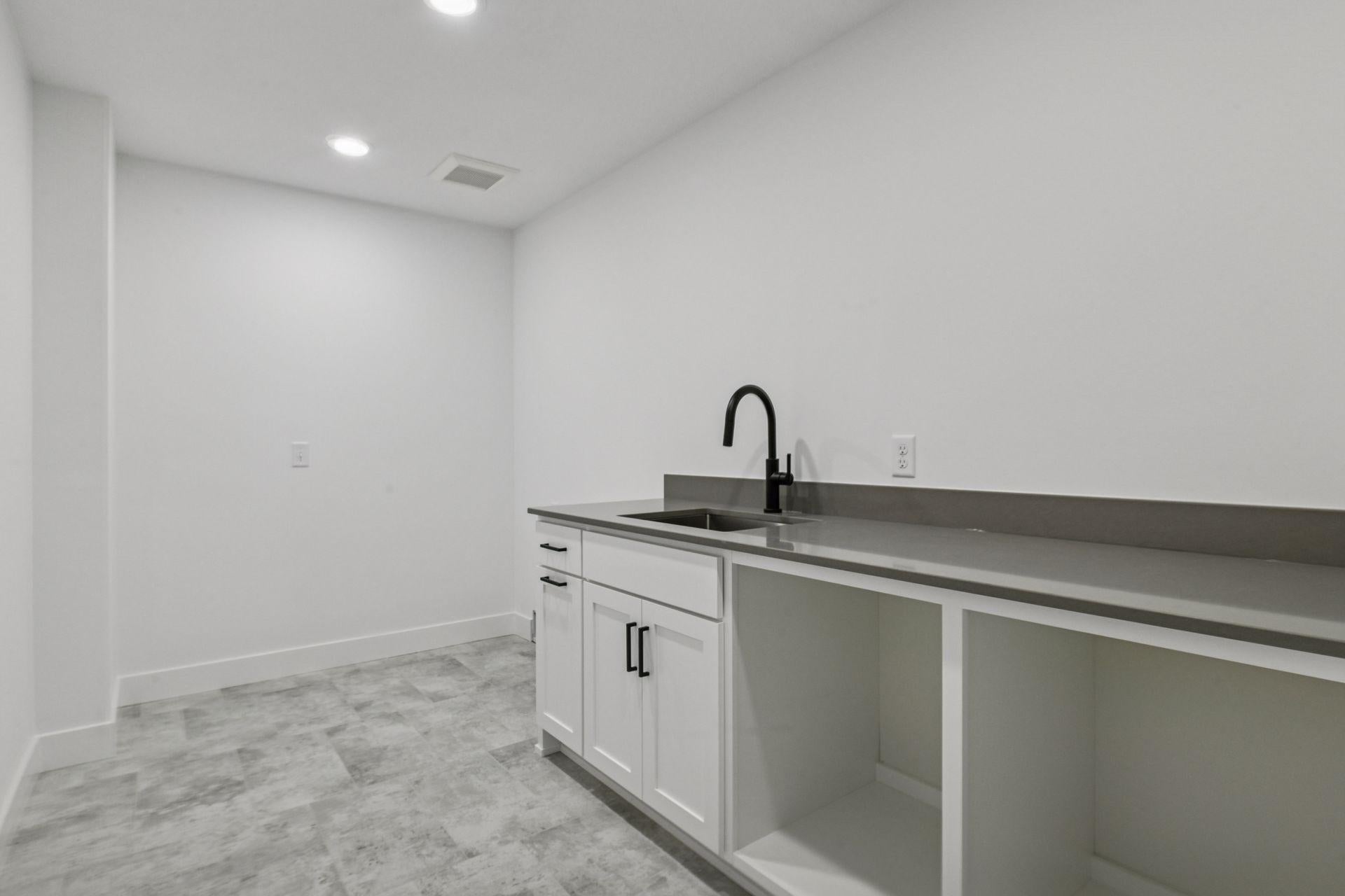 Excelsior, Minnesota, 55331, United States, 5 Bedrooms Bedrooms, ,4 BathroomsBathrooms,Residential,Active,1926701