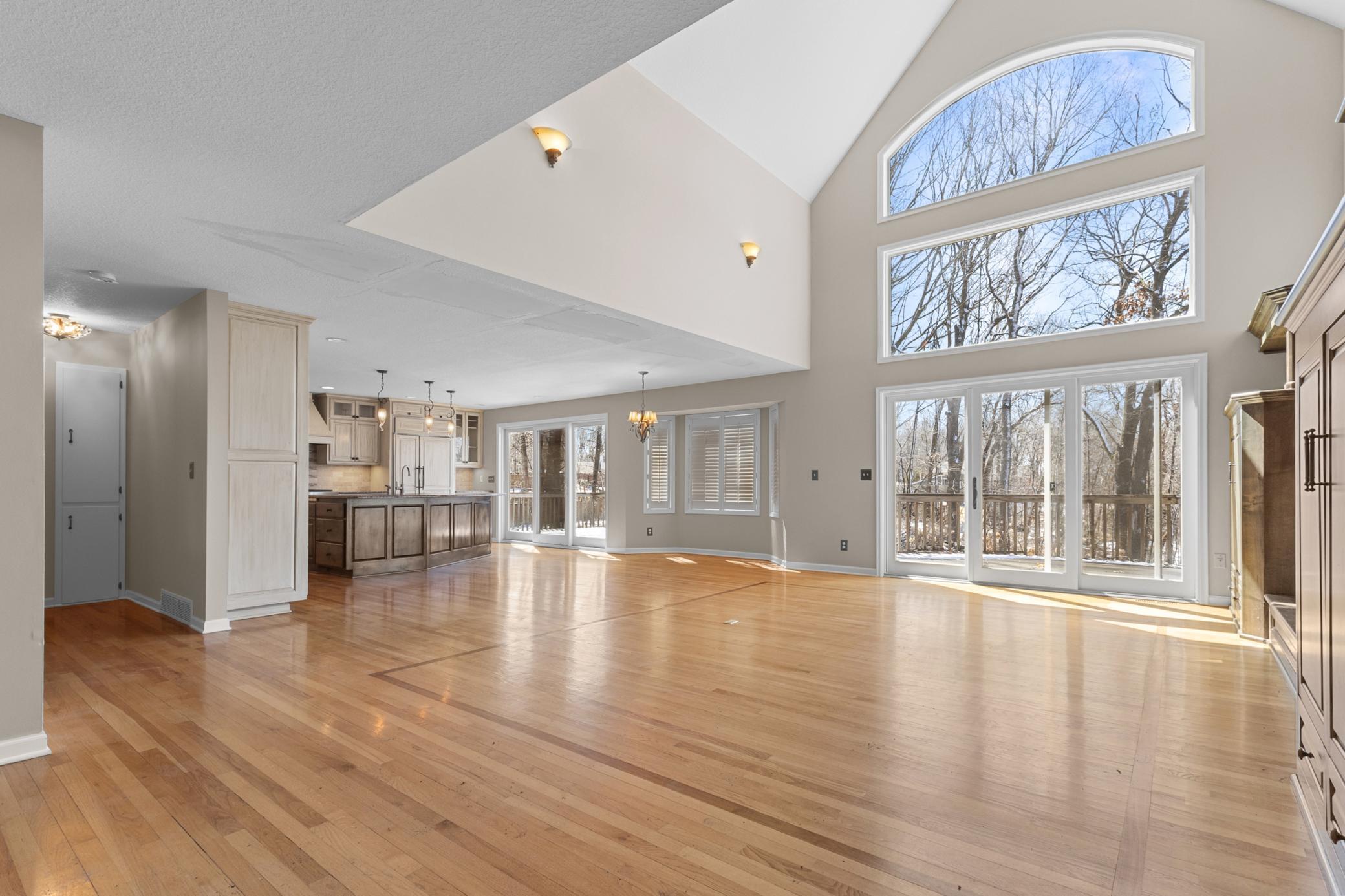 Wayzata, Minnesota, 55391, United States, 6 Bedrooms Bedrooms, ,5 BathroomsBathrooms,Residential,Active,1945262