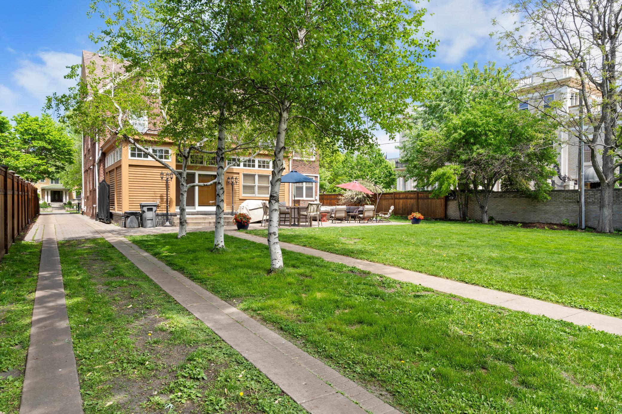 Saint Paul, Minnesota, 55105, United States, 6 Bedrooms Bedrooms, ,5 BathroomsBathrooms,Residential,Pending,2011867