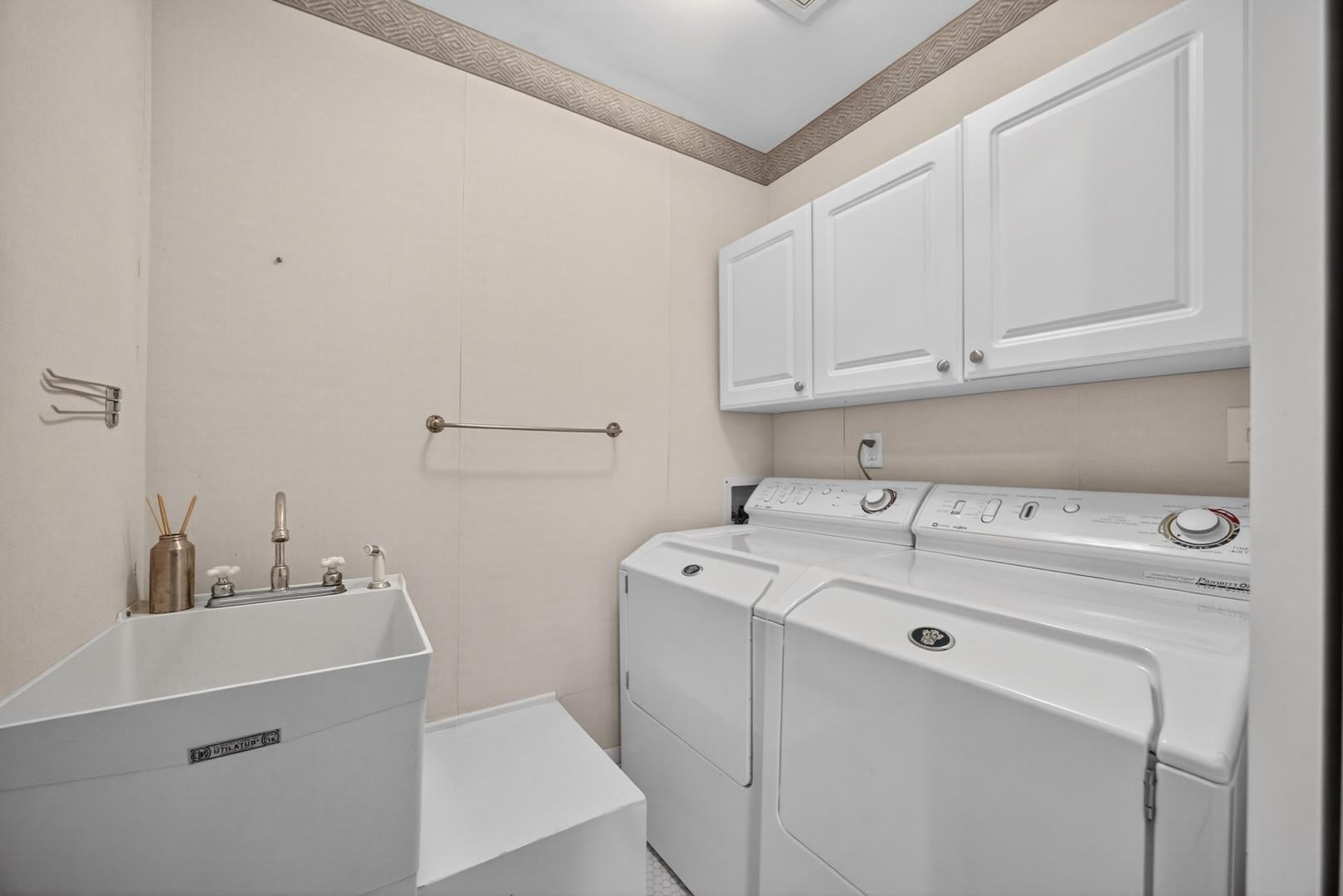 Rochester, Minnesota, 55902, United States, 7 Bedrooms Bedrooms, ,7 BathroomsBathrooms,Residential,Active,1973275