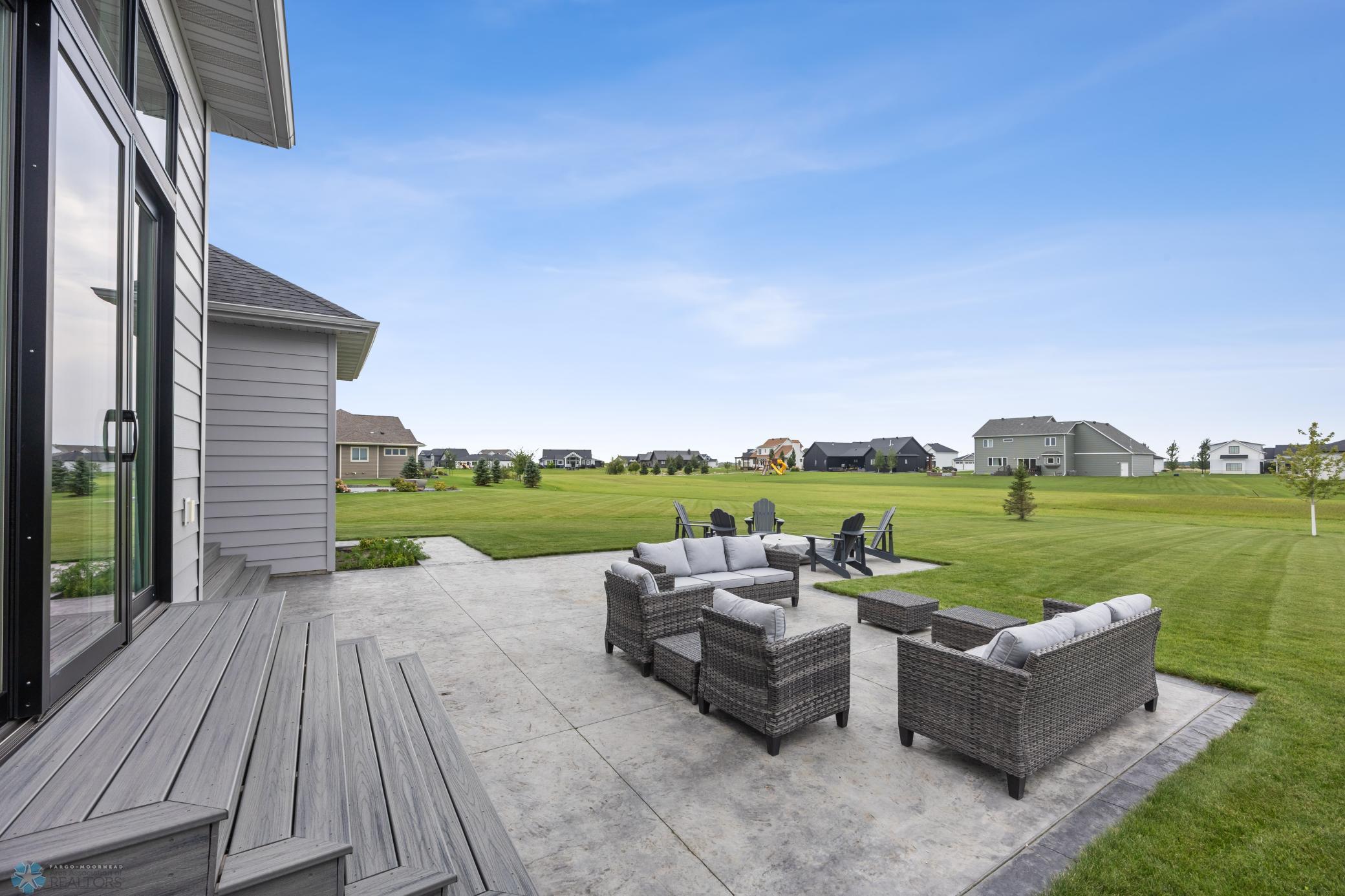 Oxbow, North Dakota, 58047, United States, 5 Bedrooms Bedrooms, ,3 BathroomsBathrooms,Residential,Active,1926894