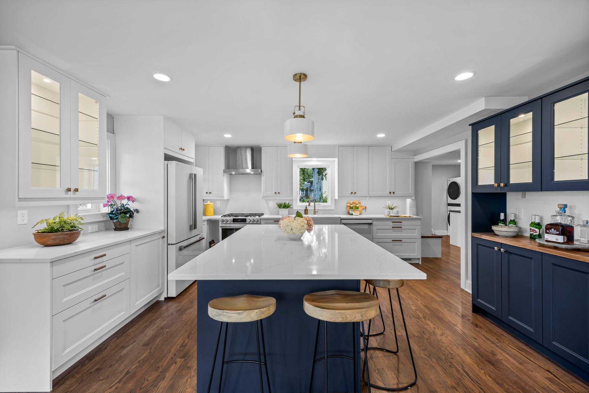 Minneapolis, Minnesota, 55435, United States, 5 Bedrooms Bedrooms, ,5 BathroomsBathrooms,Residential,Active,1944270