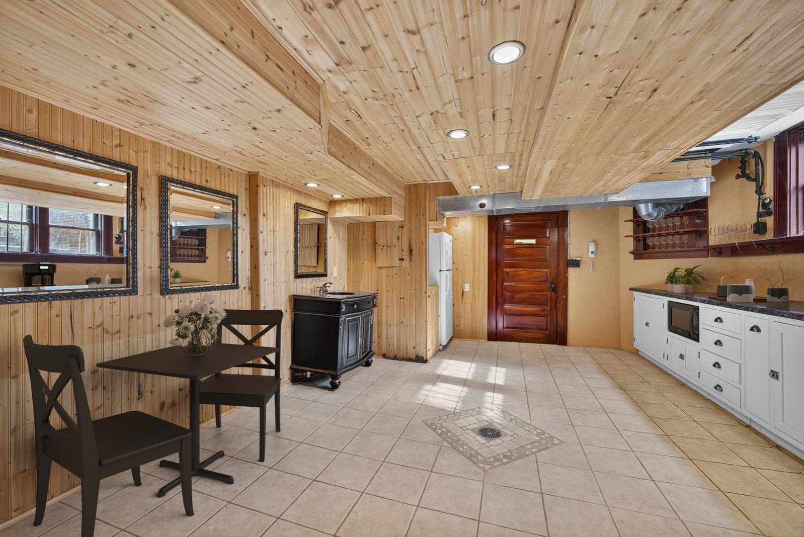 Rochester, Minnesota, 55902, United States, 7 Bedrooms Bedrooms, ,7 BathroomsBathrooms,Residential,Active,1973275