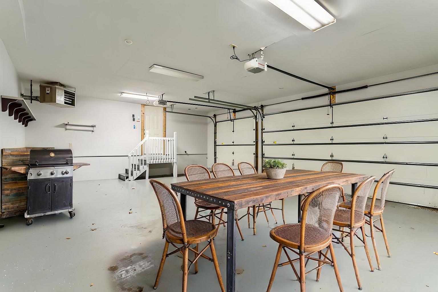 Minneapolis, Minnesota, 55405, United States, 3 Bedrooms Bedrooms, ,4 BathroomsBathrooms,Residential,Active,1769436