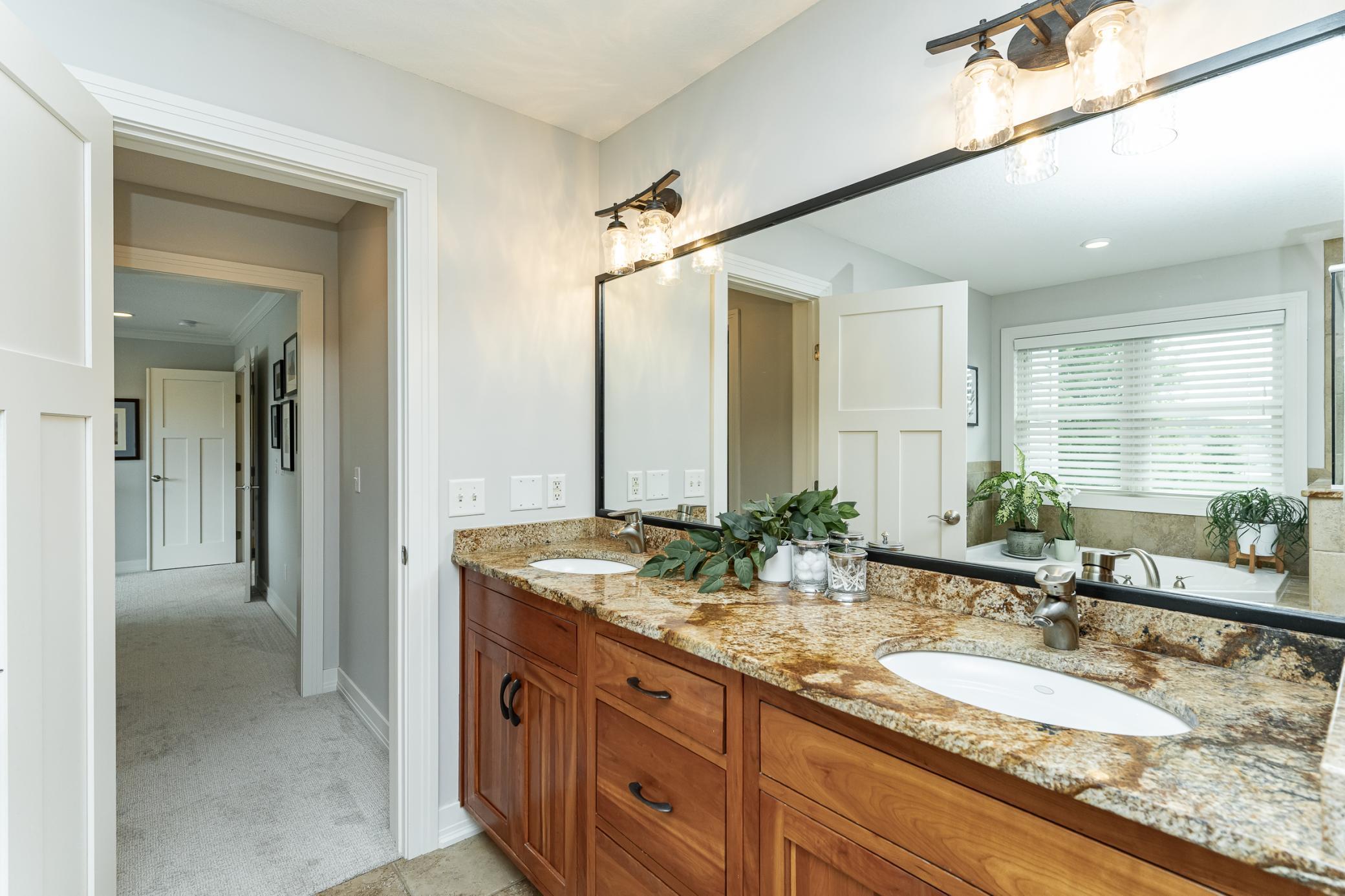 Rochester, Minnesota, 55902, United States, 6 Bedrooms Bedrooms, ,4 BathroomsBathrooms,Residential,Active,1888994