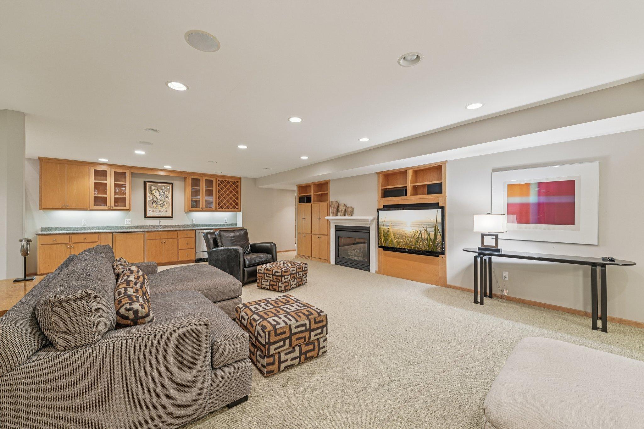 Excelsior, Minnesota, 55331, United States, 3 Bedrooms Bedrooms, ,4 BathroomsBathrooms,Residential,Active,1914838