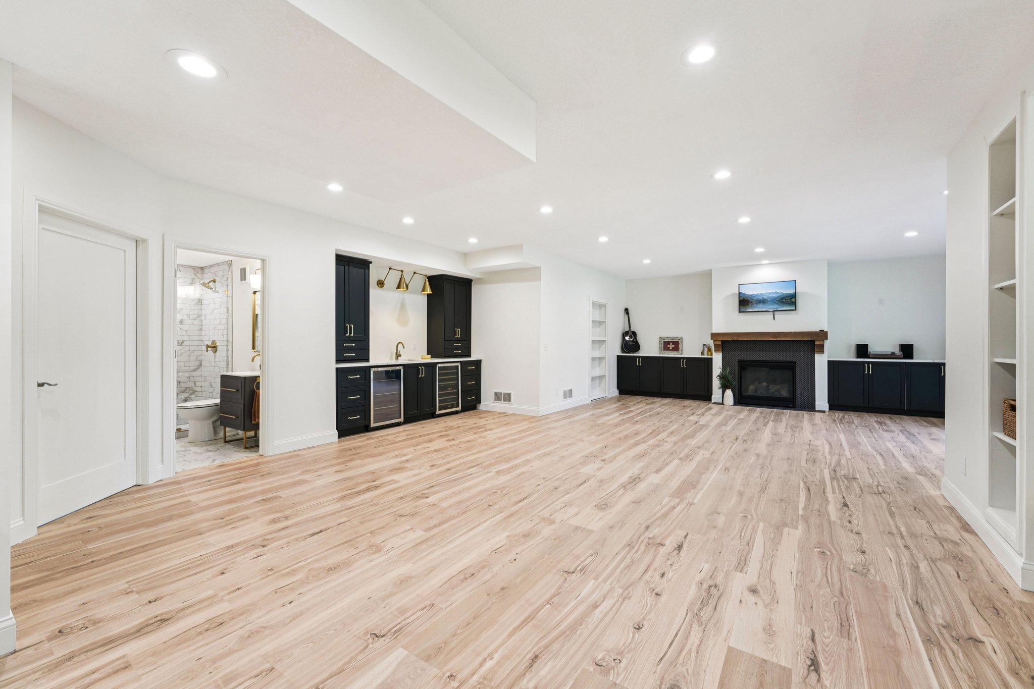 Eden Prairie, Minnesota, 55347, United States, 5 Bedrooms Bedrooms, ,6 BathroomsBathrooms,Residential,Active,1959962