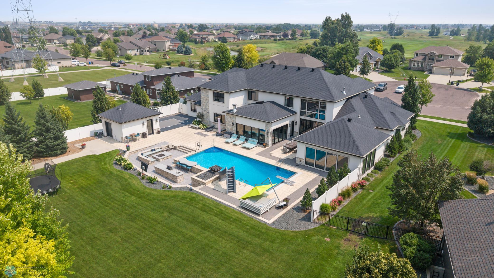 Fargo, North Dakota, 58104, United States, 5 Bedrooms Bedrooms, ,7 BathroomsBathrooms,Residential,Active,1941361