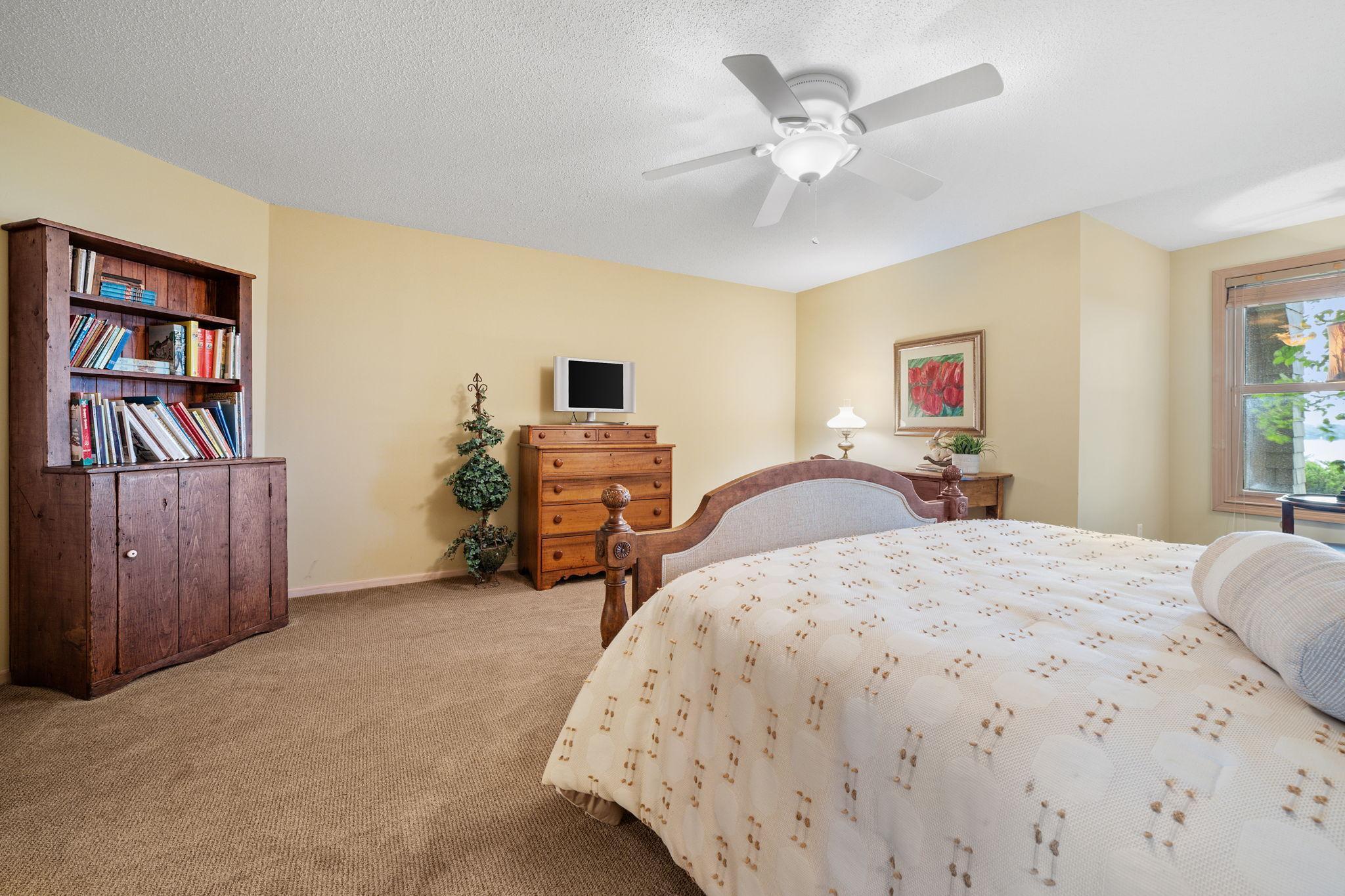 Wayzata, Minnesota, 55391, United States, 4 Bedrooms Bedrooms, ,3 BathroomsBathrooms,Residential,Active,1953718