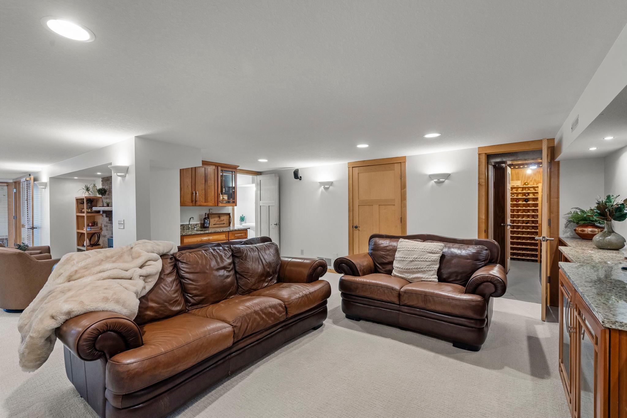 Arden Hills, Minnesota, 55112, United States, 4 Bedrooms Bedrooms, ,3 BathroomsBathrooms,Residential,Active,1973290