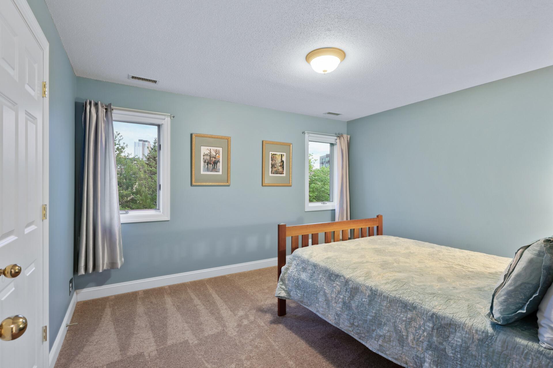 Minneapolis, Minnesota, 55401, United States, 4 Bedrooms Bedrooms, ,4 BathroomsBathrooms,Residential,Active,2003546