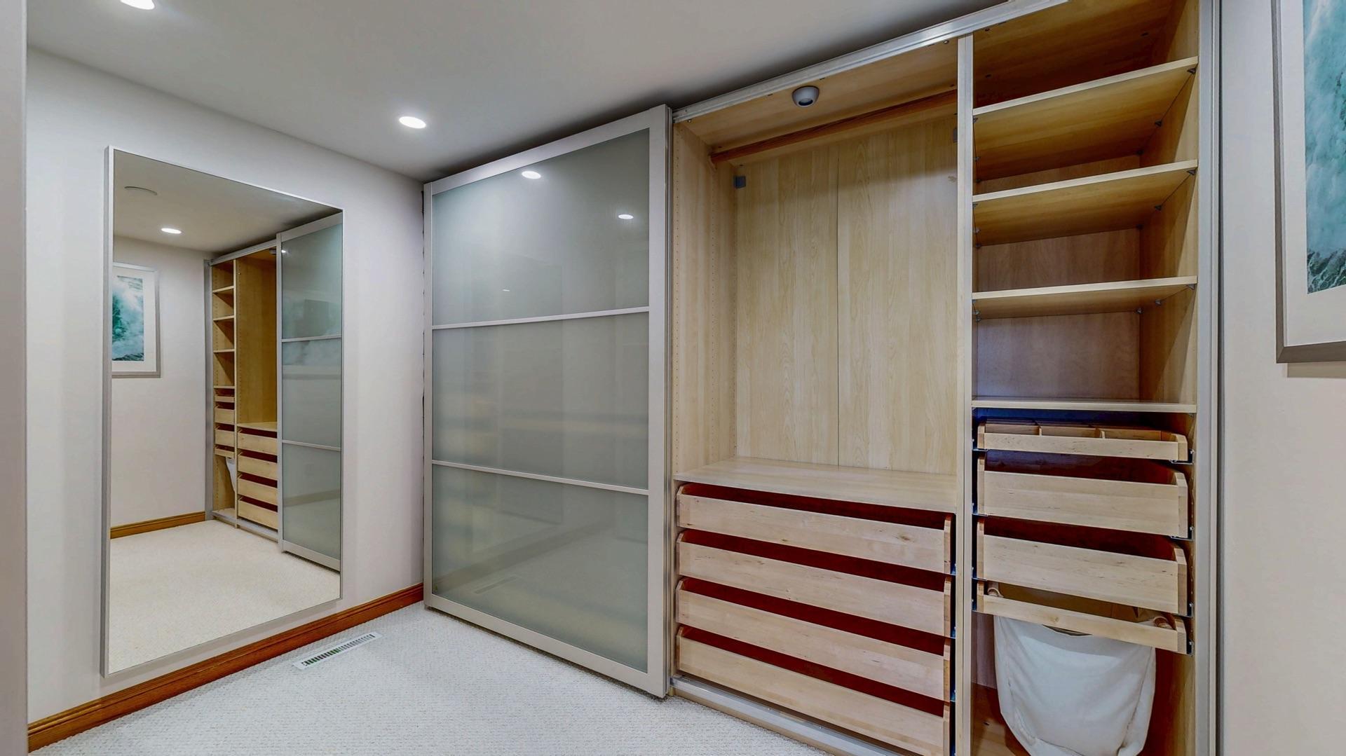 Rochester, Minnesota, 55902, United States, 5 Bedrooms Bedrooms, ,4 BathroomsBathrooms,Residential,Active,1902957