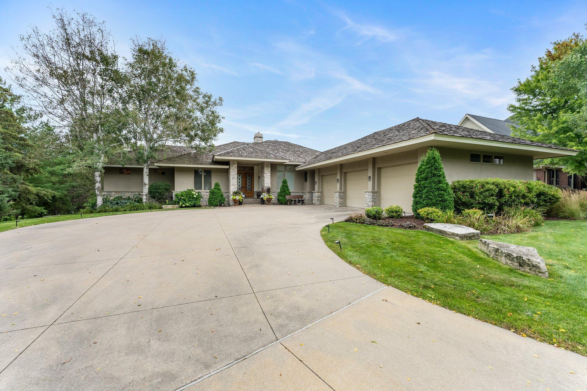 Eden Prairie, Minnesota, 55347, United States, ,4 BathroomsBathrooms,Residential,Active,1764072