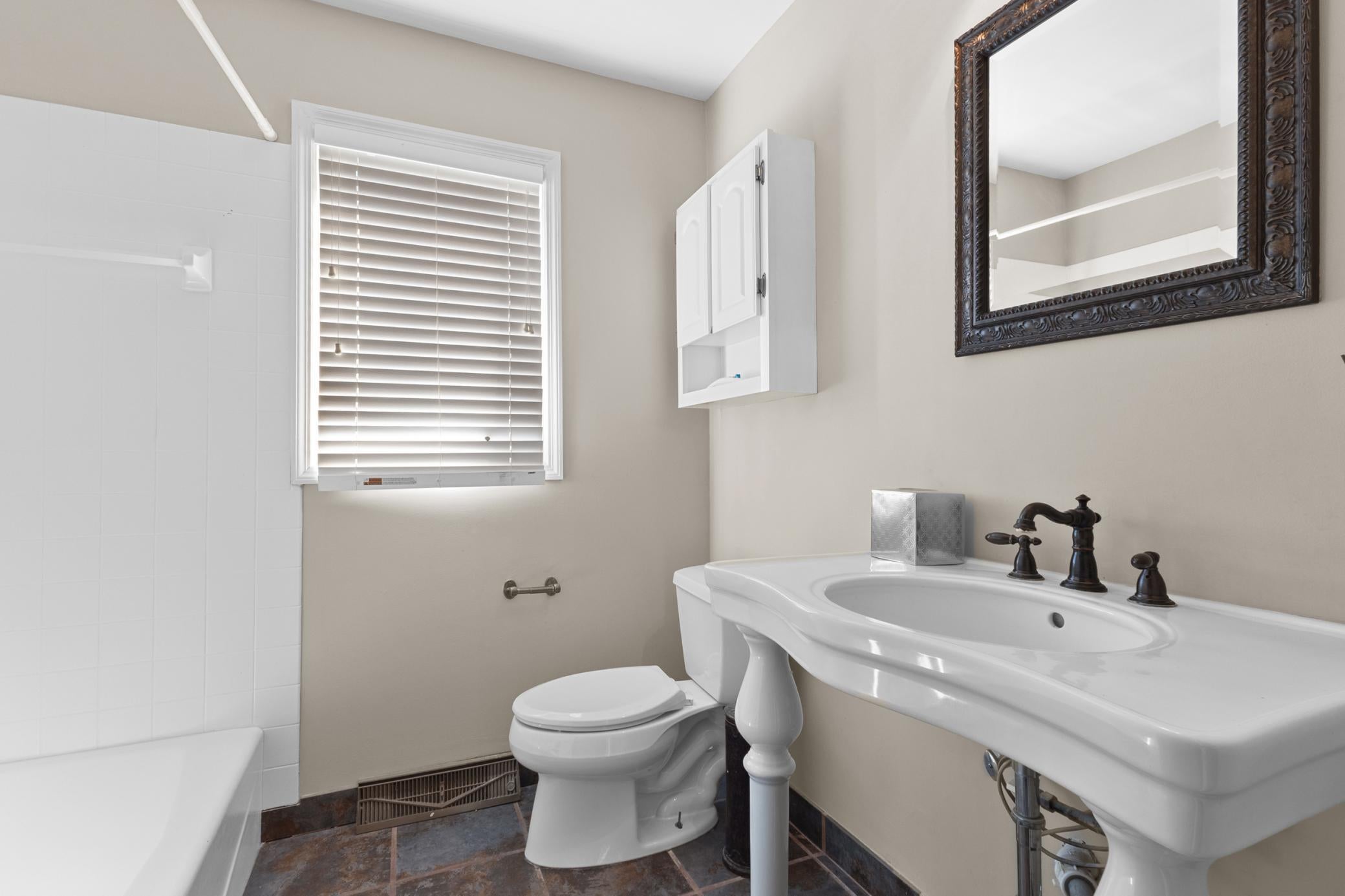 Wayzata, Minnesota, 55391, United States, 6 Bedrooms Bedrooms, ,5 BathroomsBathrooms,Residential,Active,1945262