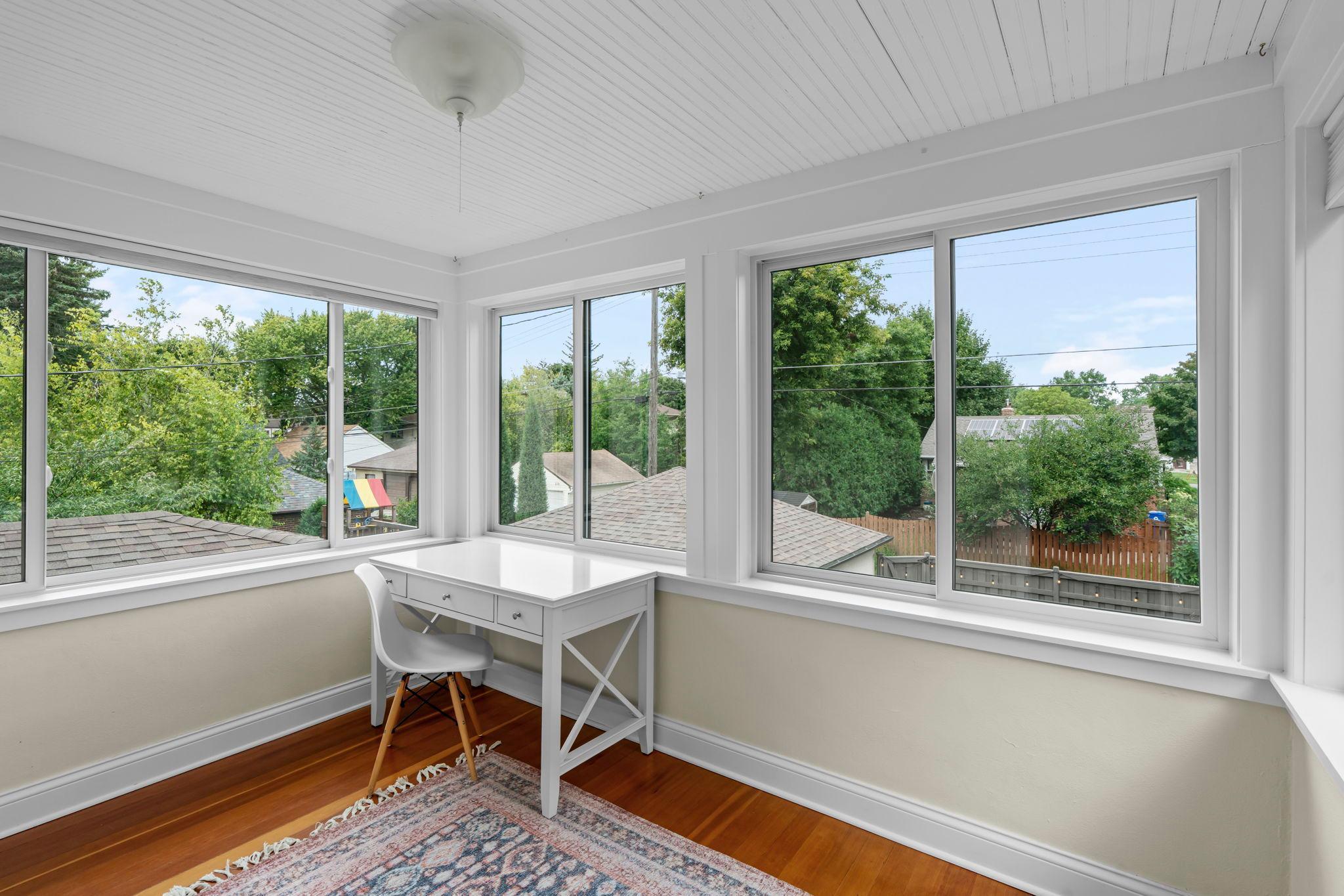 Saint Paul, Minnesota, 55116, United States, 4 Bedrooms Bedrooms, ,4 BathroomsBathrooms,Residential,Pending,1941368