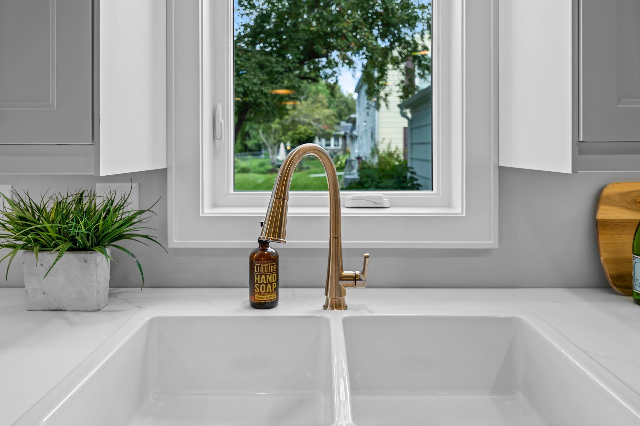 Minneapolis, Minnesota, 55435, United States, 5 Bedrooms Bedrooms, ,5 BathroomsBathrooms,Residential,Active,1944270