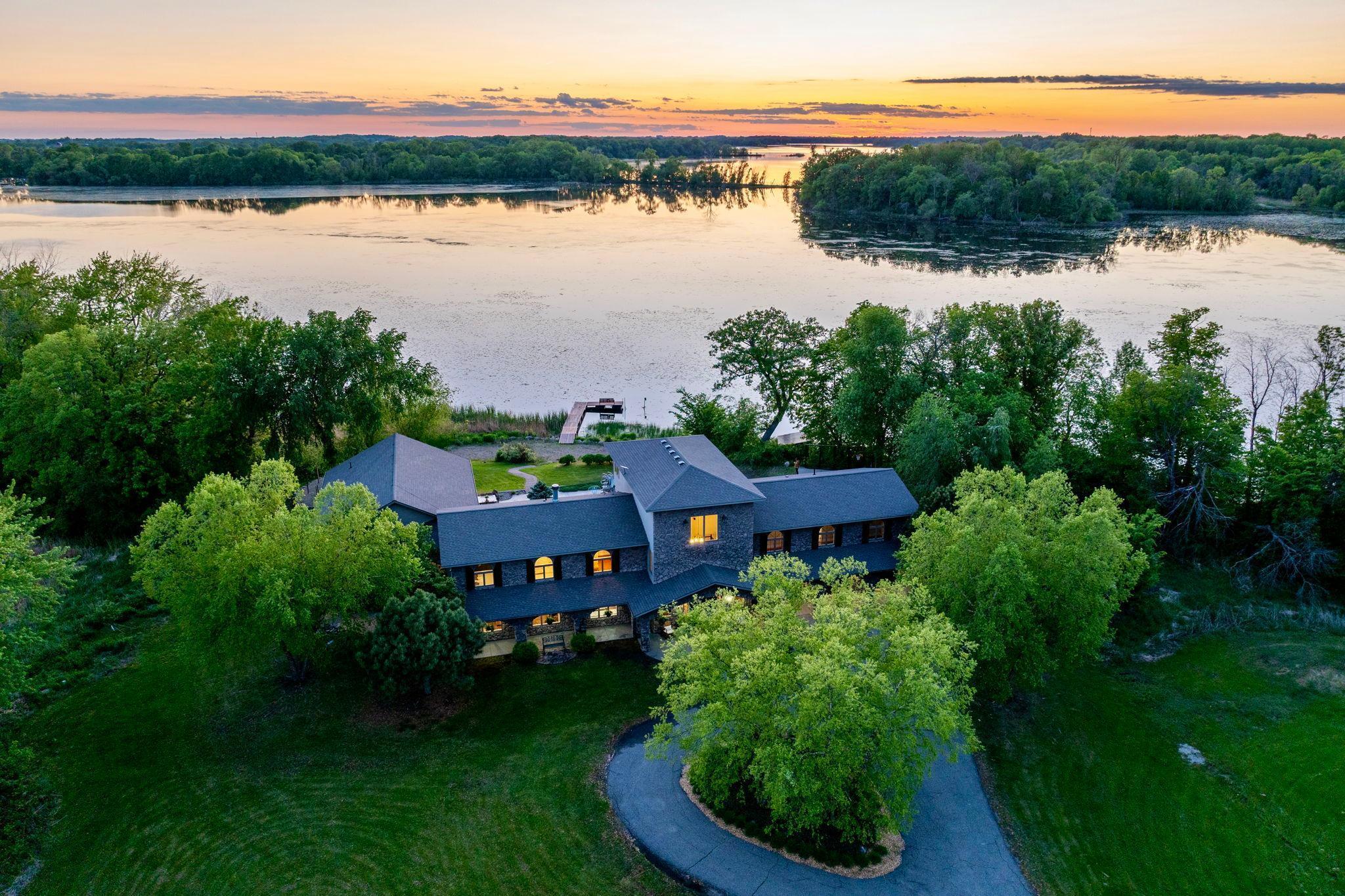 Elysian, Minnesota, 56028, United States, 6 Bedrooms Bedrooms, ,6 BathroomsBathrooms,Residential,Active,1831792