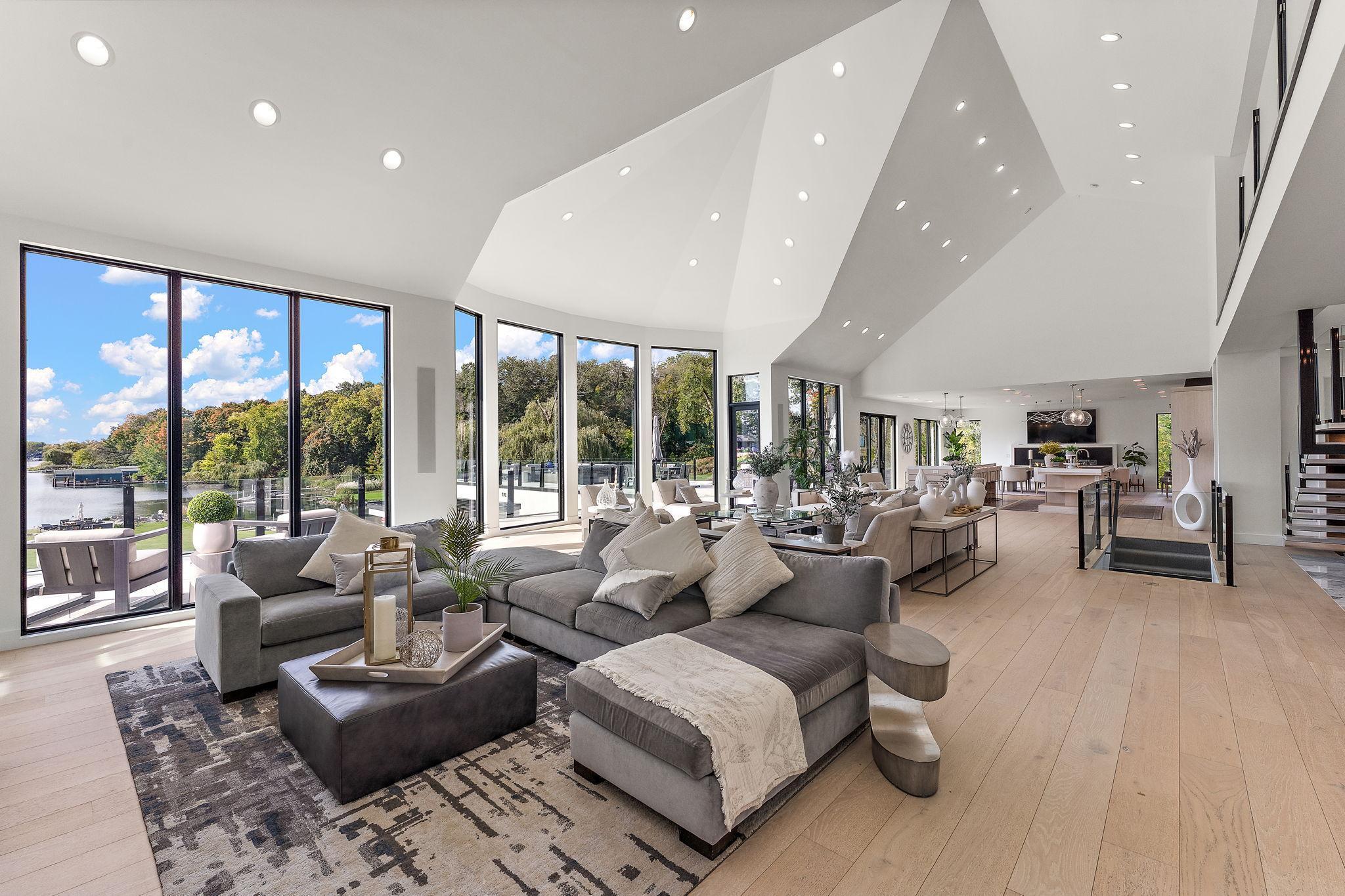 Wayzata, Minnesota, 55391, United States, 8 Bedrooms Bedrooms, ,11 BathroomsBathrooms,Residential,Active,1959932