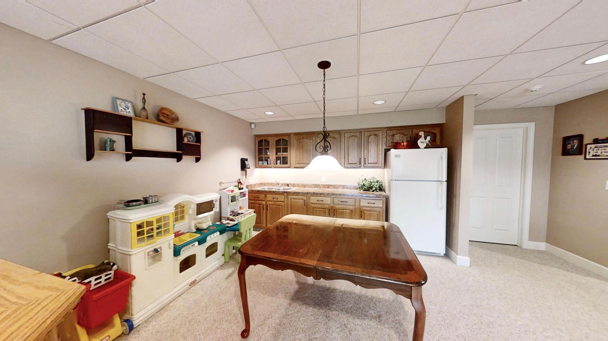 Northfield, Minnesota, 55057, United States, 3 Bedrooms Bedrooms, ,3 BathroomsBathrooms,Residential,Active,1920261