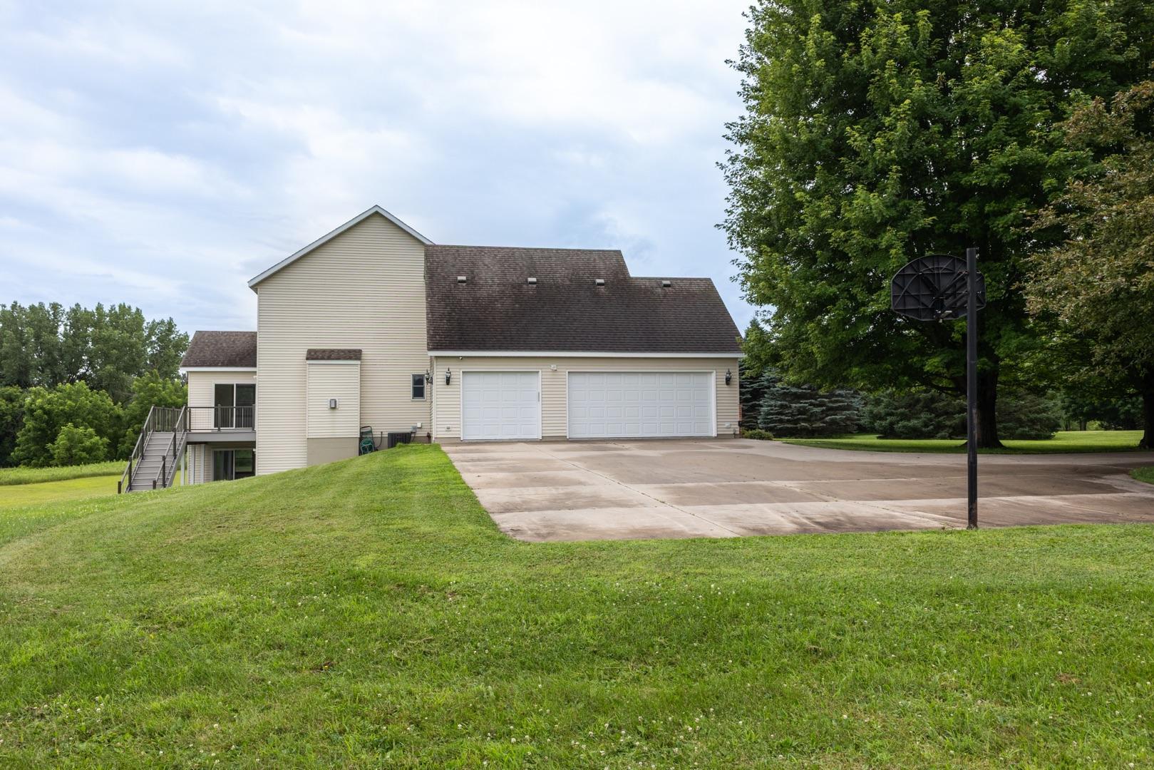 Rochester, Minnesota, 55902, United States, 5 Bedrooms Bedrooms, ,4 BathroomsBathrooms,Residential,Active,1902957