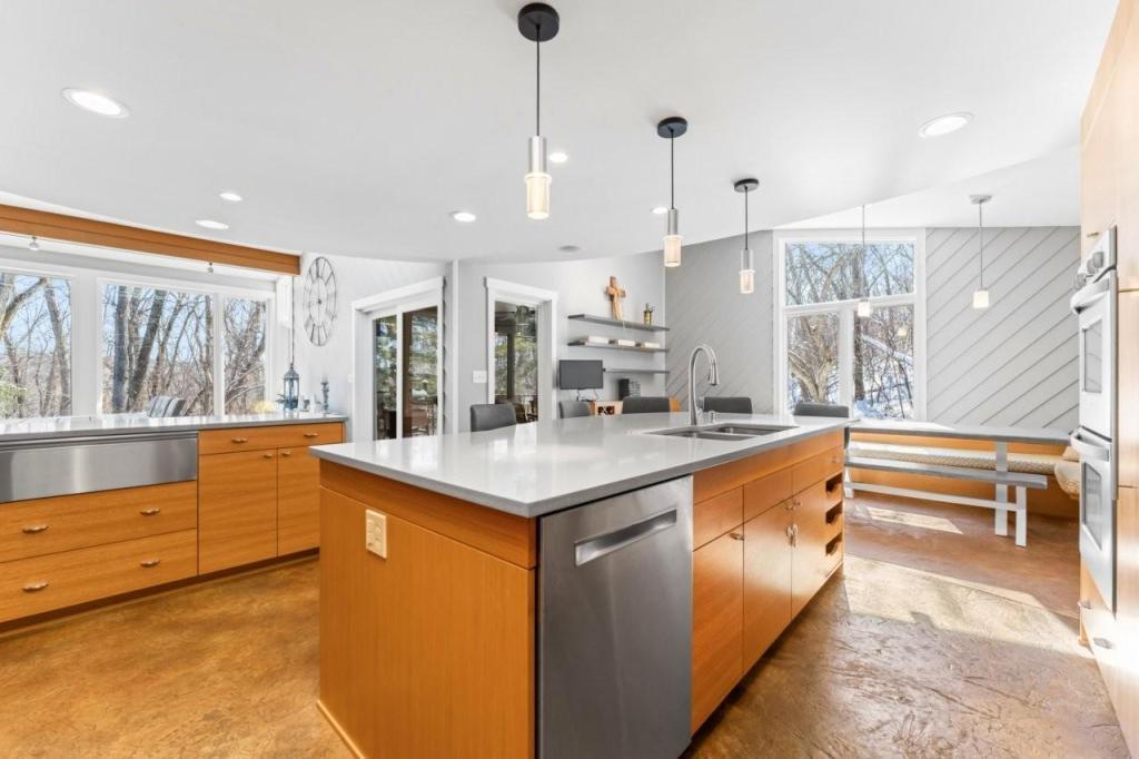 Rochester, Minnesota, 55902, United States, 5 Bedrooms Bedrooms, ,3 BathroomsBathrooms,Residential,Active,1899217