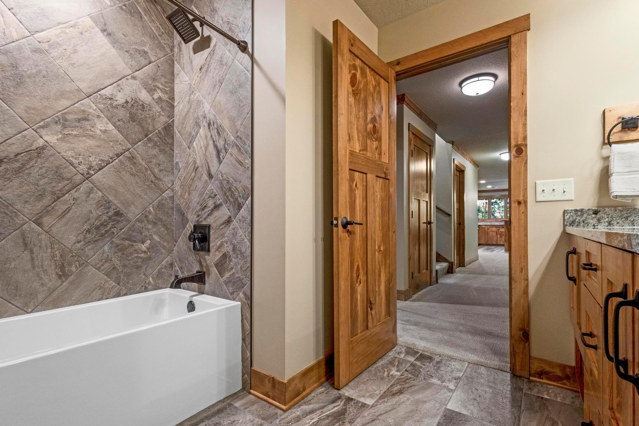 Excelsior, Minnesota, 55331, United States, 4 Bedrooms Bedrooms, ,4 BathroomsBathrooms,Residential,Active,1959542