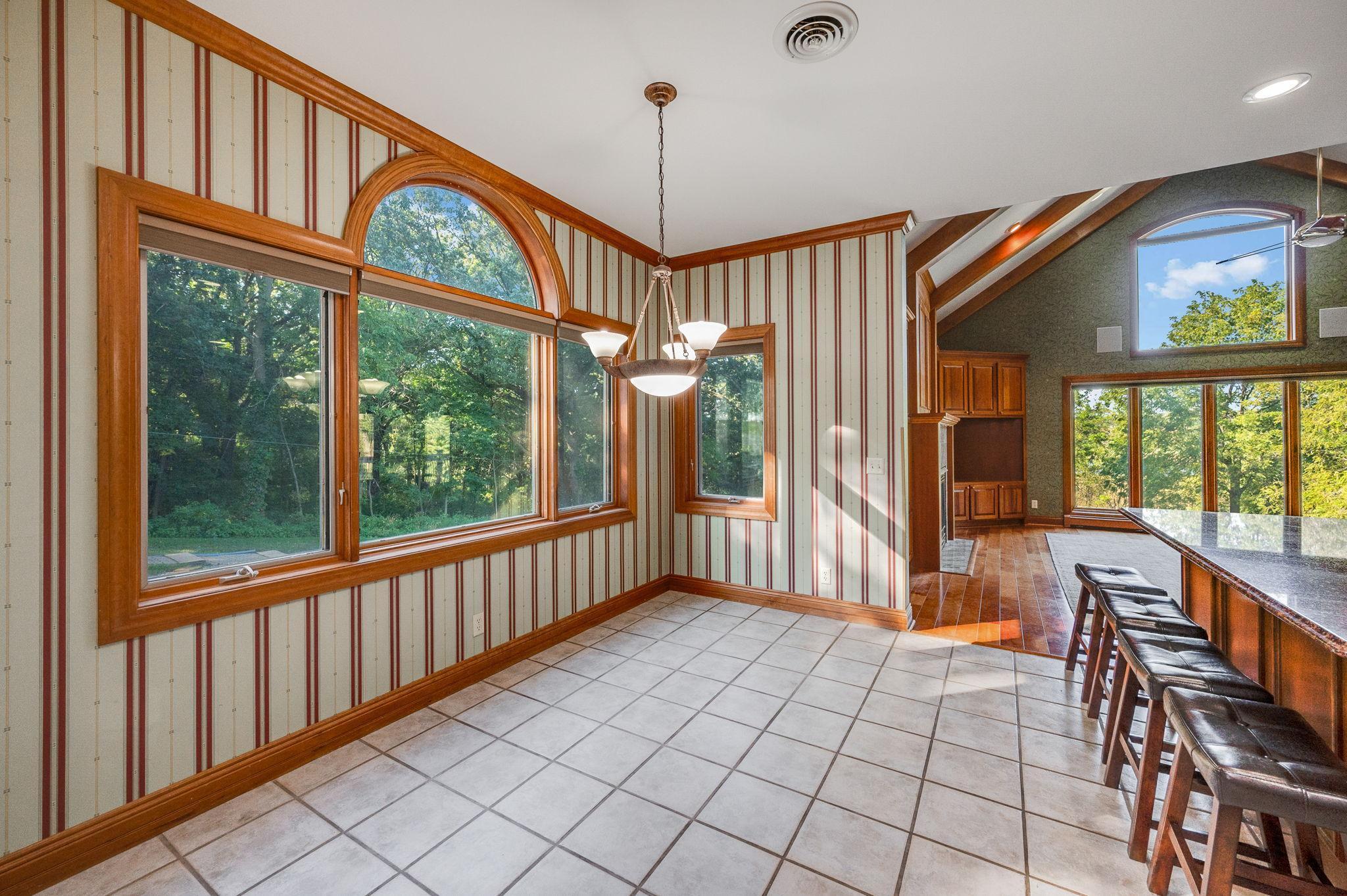 Fairmont, Minnesota, 56031, United States, 5 Bedrooms Bedrooms, ,6 BathroomsBathrooms,Residential,Active,1953012