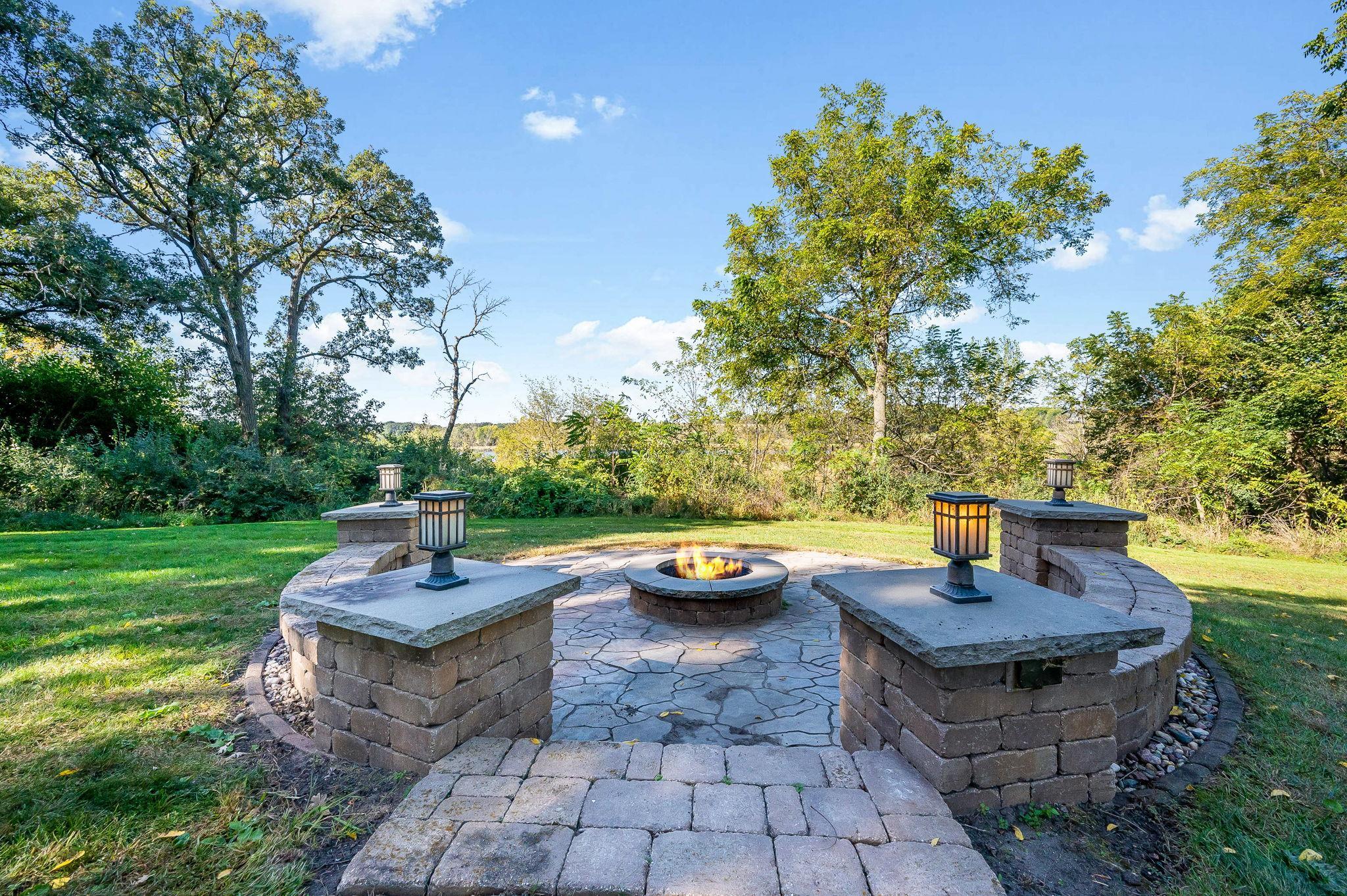 Fairmont, Minnesota, 56031, United States, 5 Bedrooms Bedrooms, ,6 BathroomsBathrooms,Residential,Active,1953012