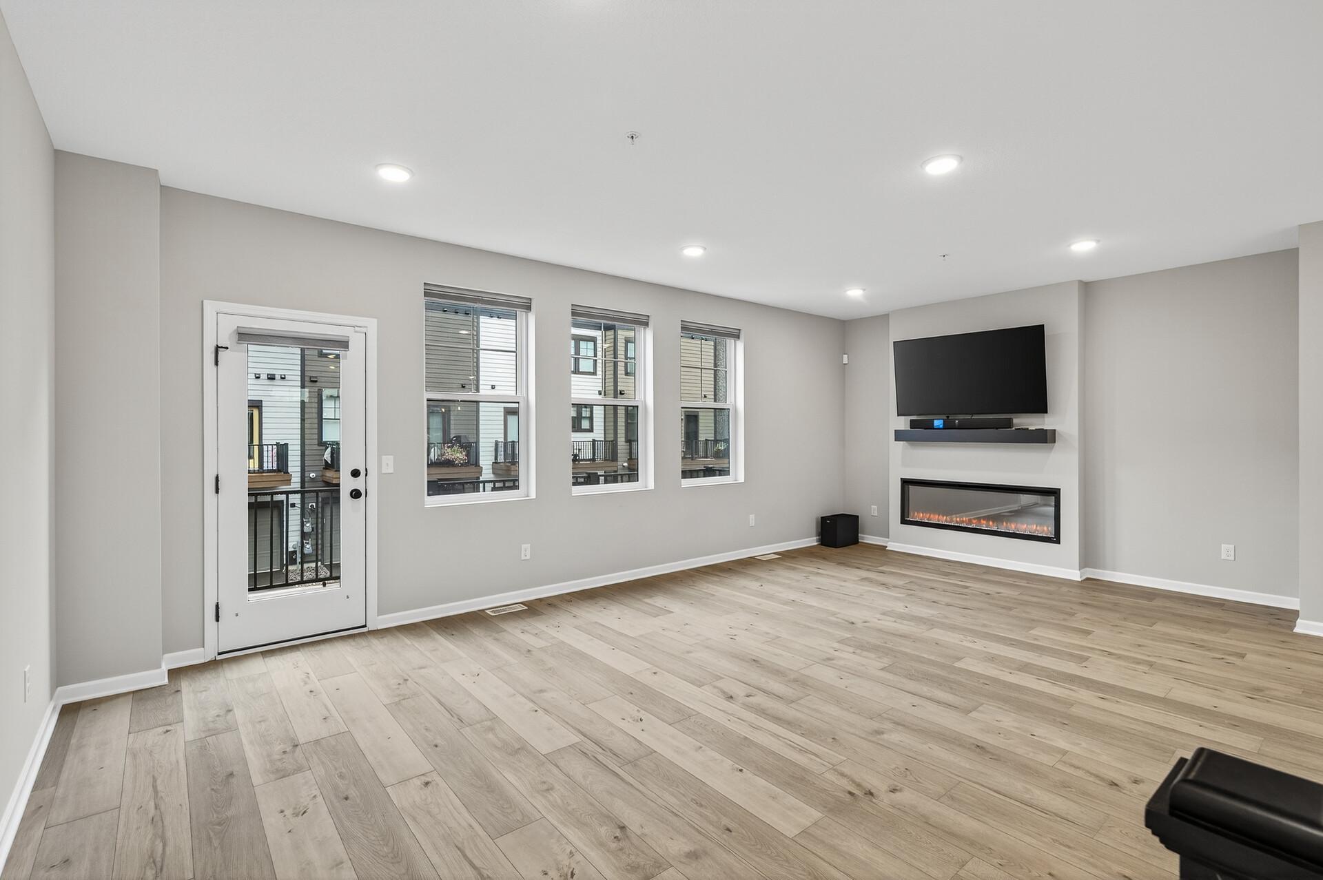 Saint Paul, Minnesota, 55116, United States, 4 Bedrooms Bedrooms, ,4 BathroomsBathrooms,Residential,Active,2003561