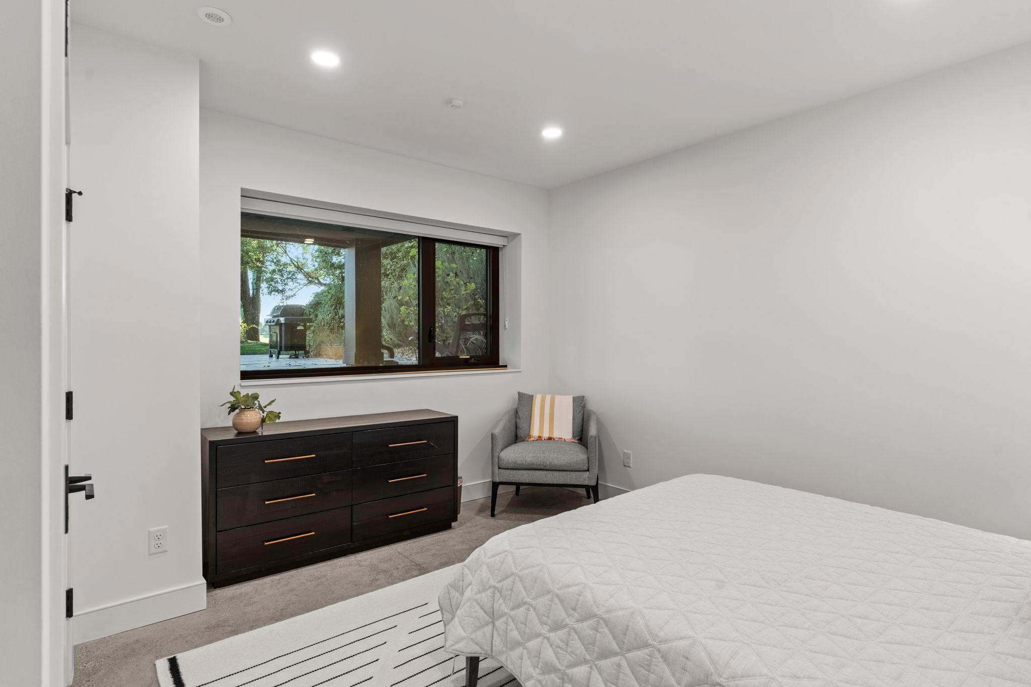 Shakopee, Minnesota, 55379, United States, 5 Bedrooms Bedrooms, ,5 BathroomsBathrooms,Residential,Active,1964254