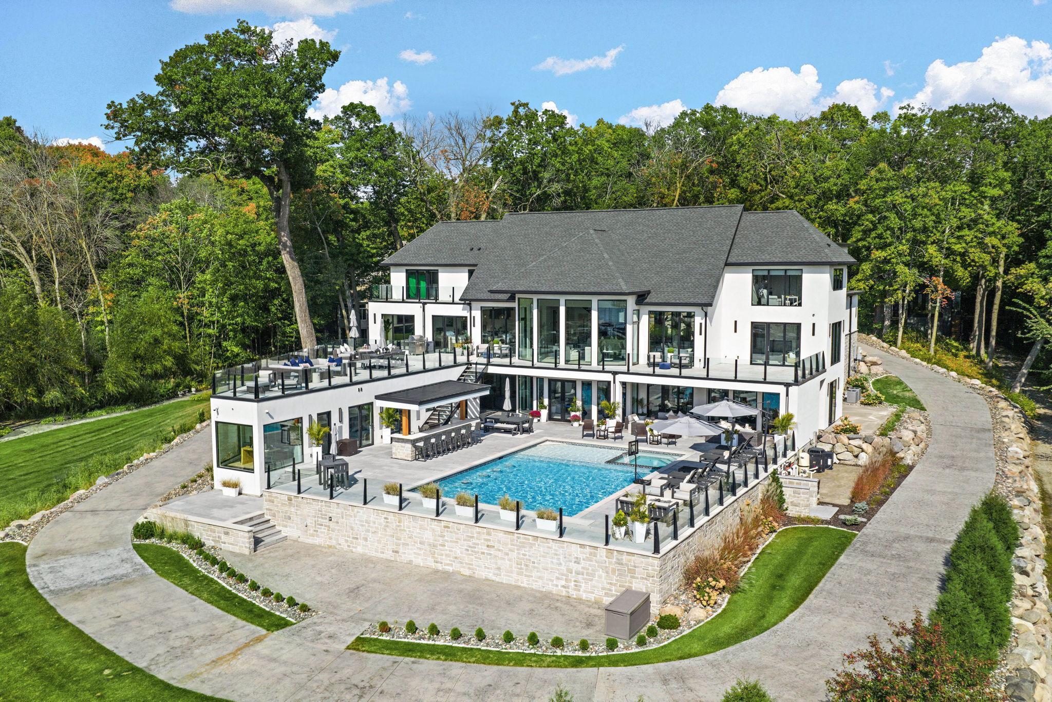 Wayzata, Minnesota, 55391, United States, 8 Bedrooms Bedrooms, ,11 BathroomsBathrooms,Residential,Active,1959932