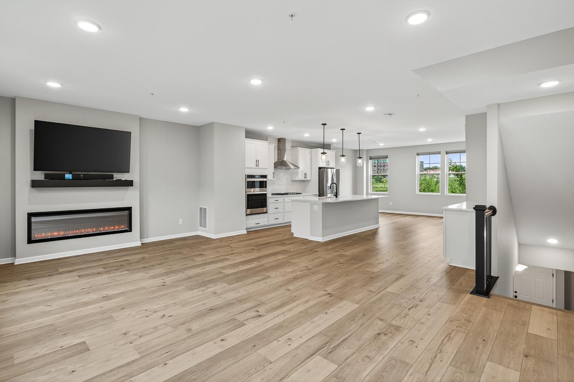 Saint Paul, Minnesota, 55116, United States, 4 Bedrooms Bedrooms, ,4 BathroomsBathrooms,Residential,Active,2003561