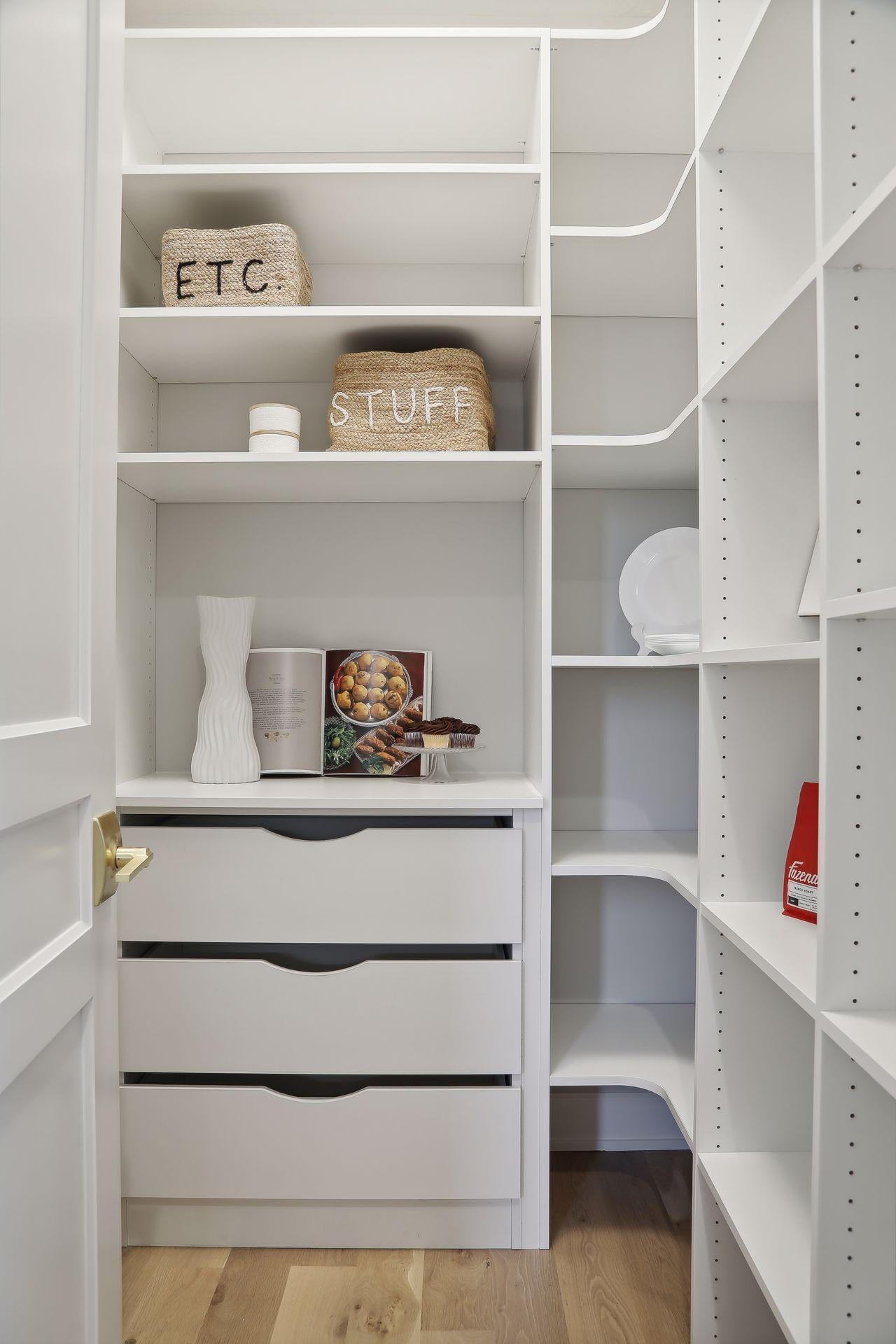 Saint Paul, Minnesota, 55127, United States, 3 Bedrooms Bedrooms, ,3 BathroomsBathrooms,Residential,Active,1756454