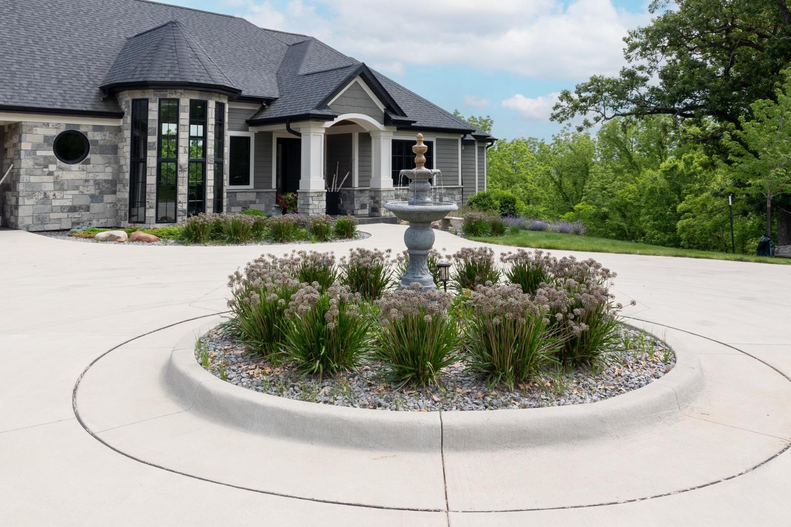 Rochester, Minnesota, 55902, United States, 4 Bedrooms Bedrooms, ,4 BathroomsBathrooms,Residential,Active,1853329