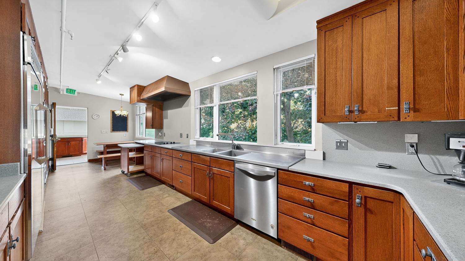 Rochester, Minnesota, 55902, United States, 10 Bedrooms Bedrooms, ,6 BathroomsBathrooms,Residential,Active,1970931