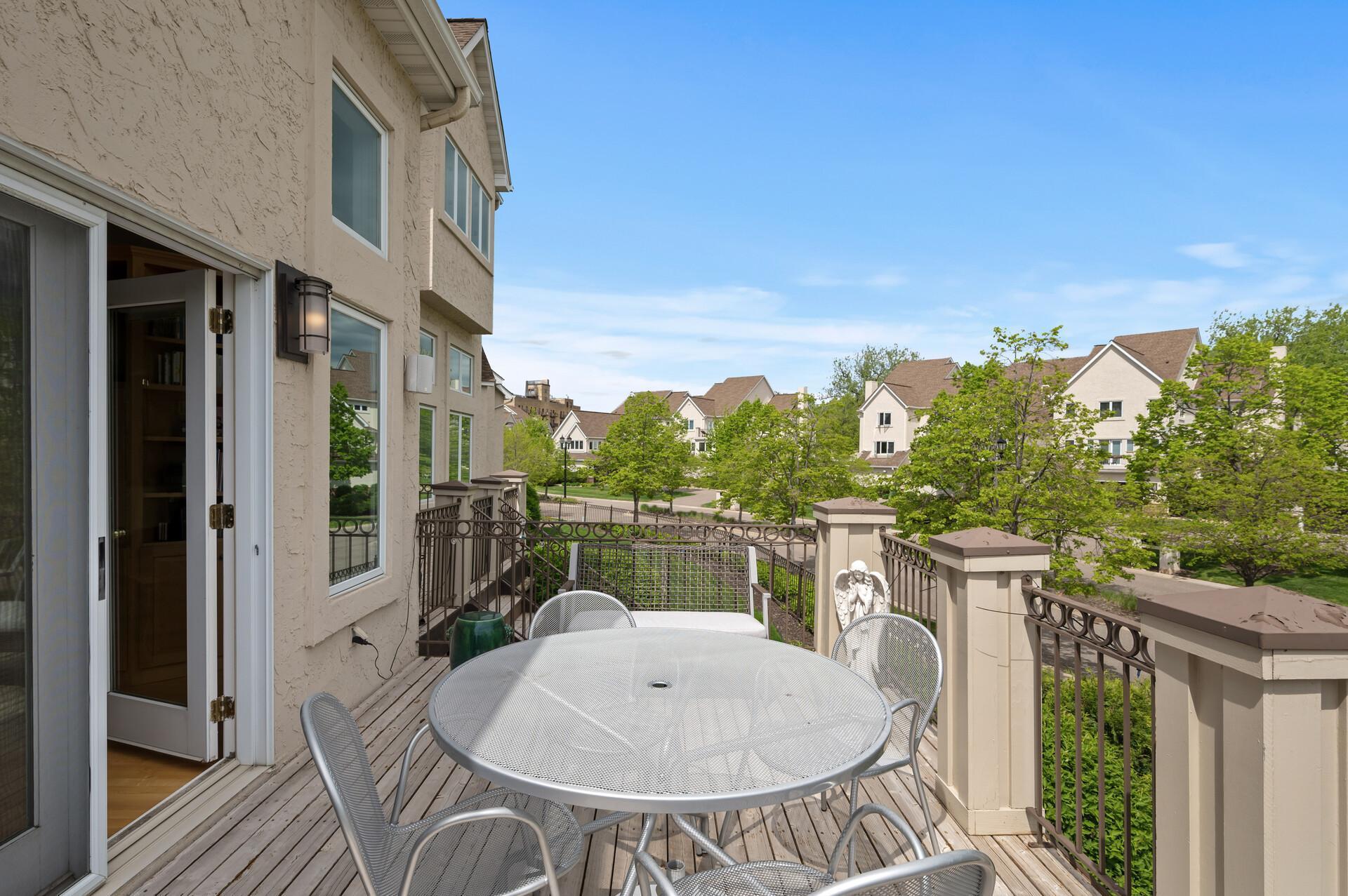 Minneapolis, Minnesota, 55401, United States, 4 Bedrooms Bedrooms, ,4 BathroomsBathrooms,Residential,Active,2003546