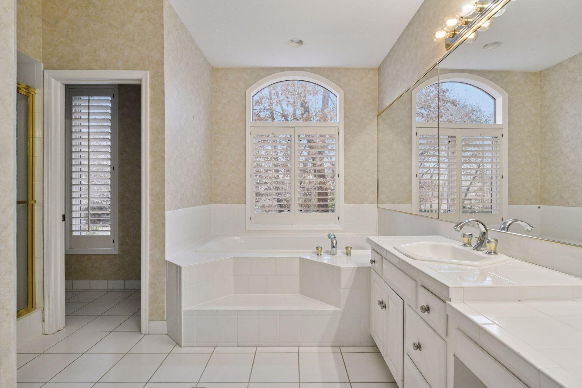 Excelsior, Minnesota, 55331, United States, 4 Bedrooms Bedrooms, ,4 BathroomsBathrooms,Residential,Active,1996287