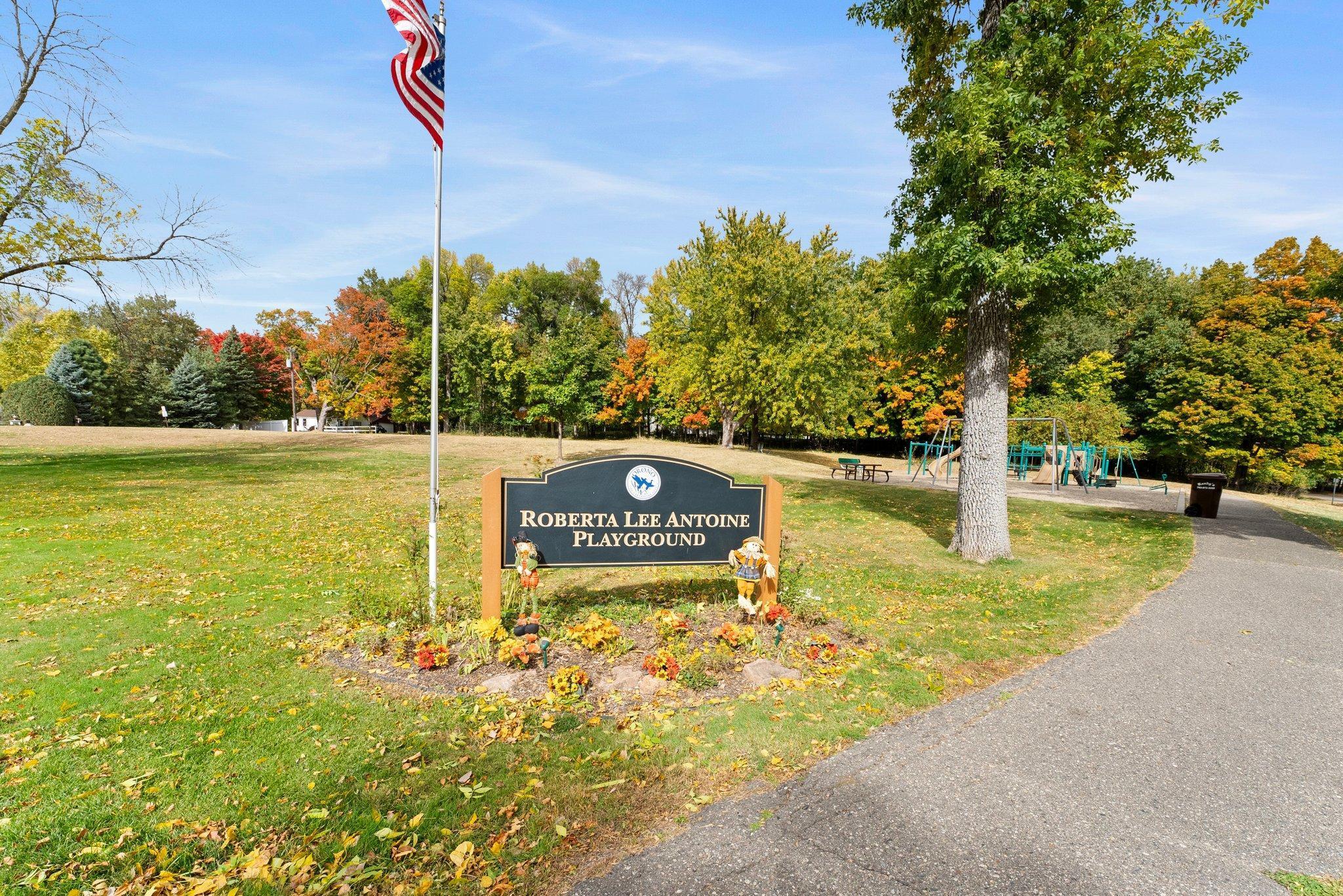 Wayzata, Minnesota, 55391, United States, 3 Bedrooms Bedrooms, ,3 BathroomsBathrooms,Residential,Active,2018191