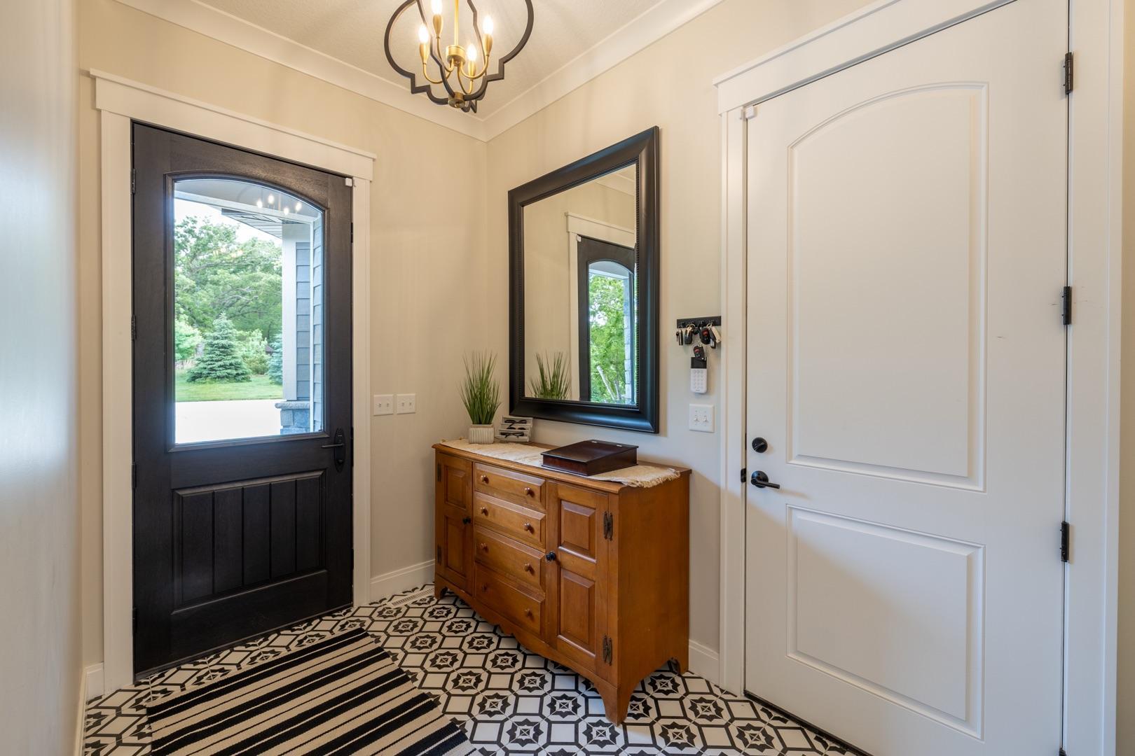 Rochester, Minnesota, 55902, United States, 4 Bedrooms Bedrooms, ,4 BathroomsBathrooms,Residential,Active,1853329