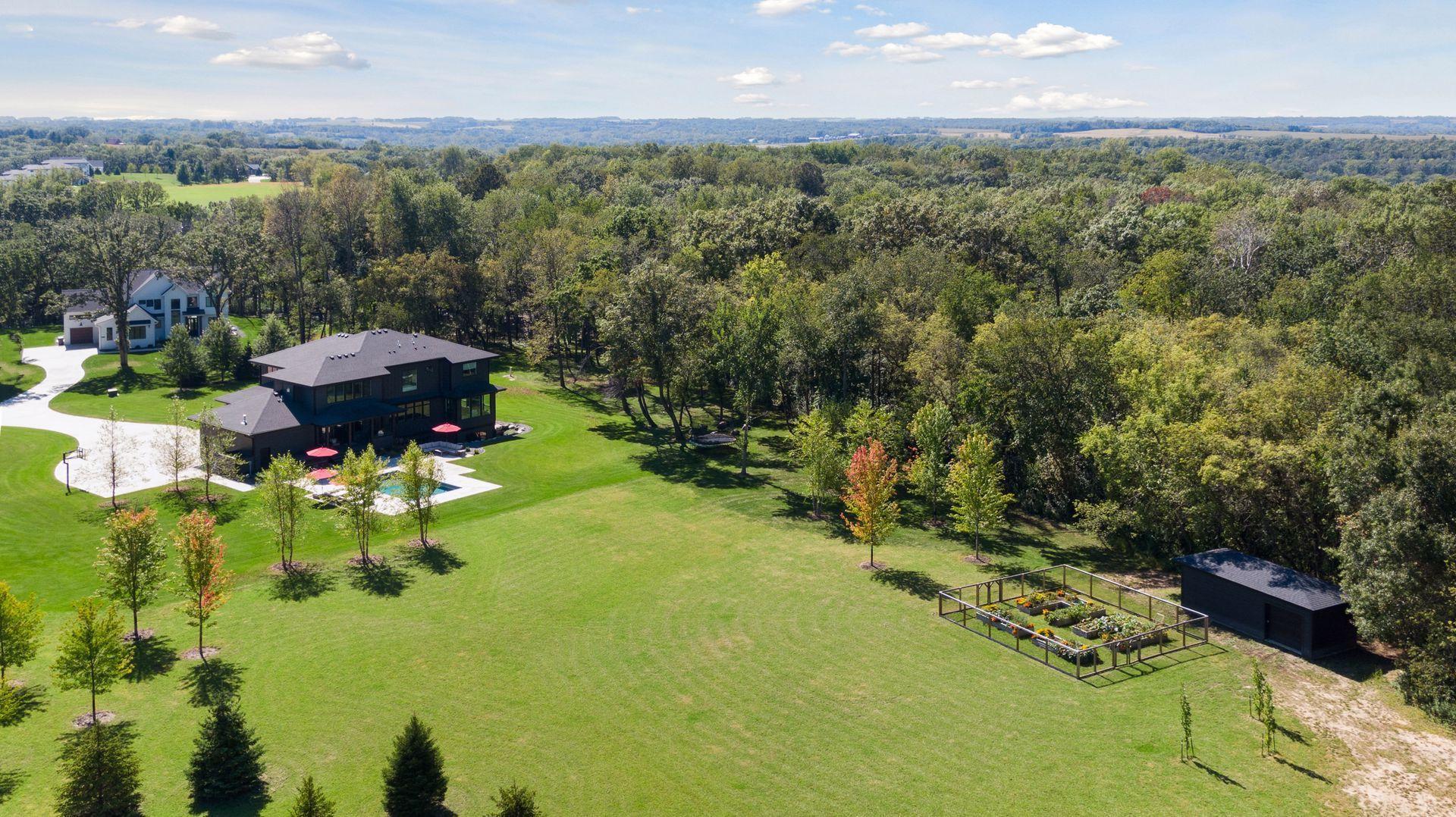 Rochester, Minnesota, 55902, United States, 4 Bedrooms Bedrooms, ,6 BathroomsBathrooms,Residential,Active,1953260