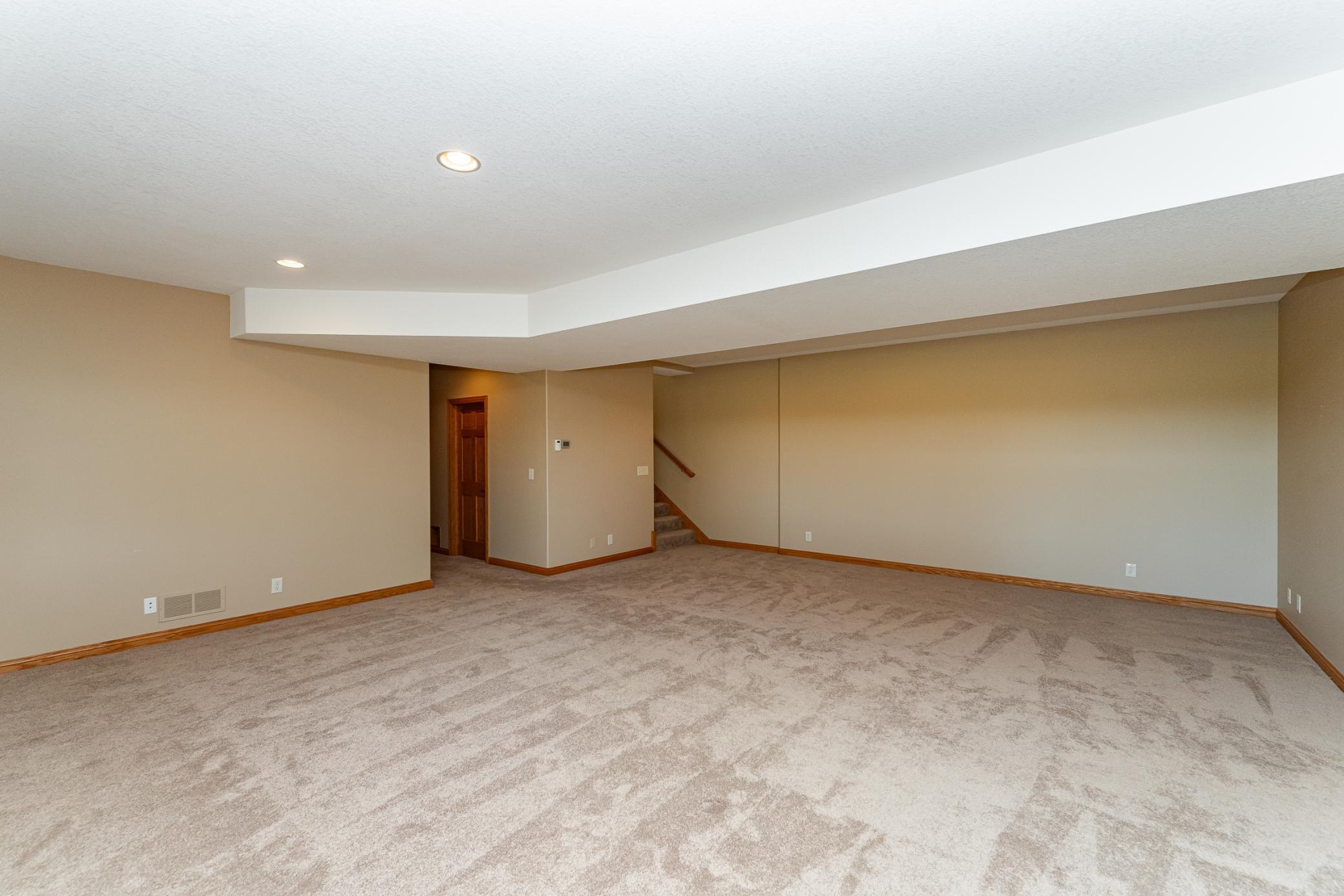 Rochester, Minnesota, 55902, United States, 5 Bedrooms Bedrooms, ,3 BathroomsBathrooms,Residential,Active,1894547